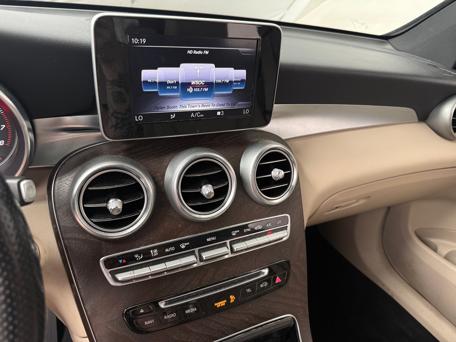 Thumbnail: 2018 Mercedes-Benz GLC - 3