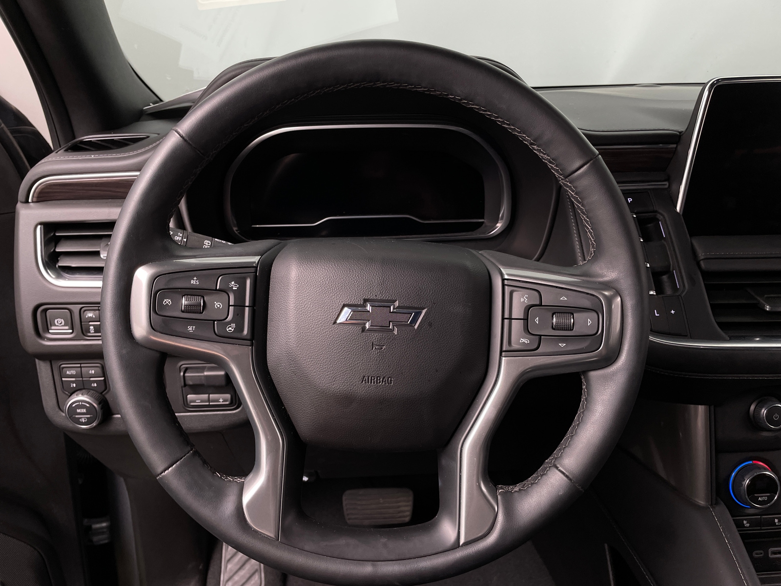 Thumbnail: 2023 Chevrolet Tahoe - 4