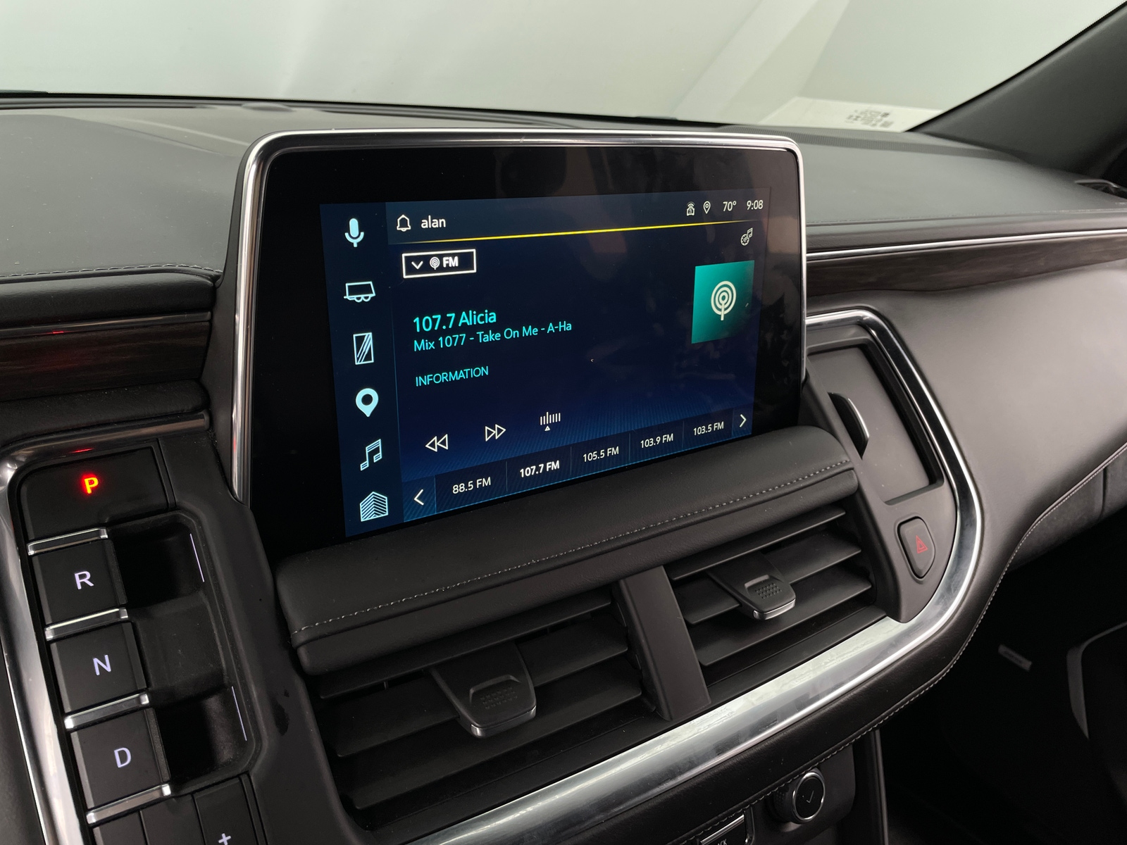 Thumbnail: 2023 Chevrolet Tahoe - 3
