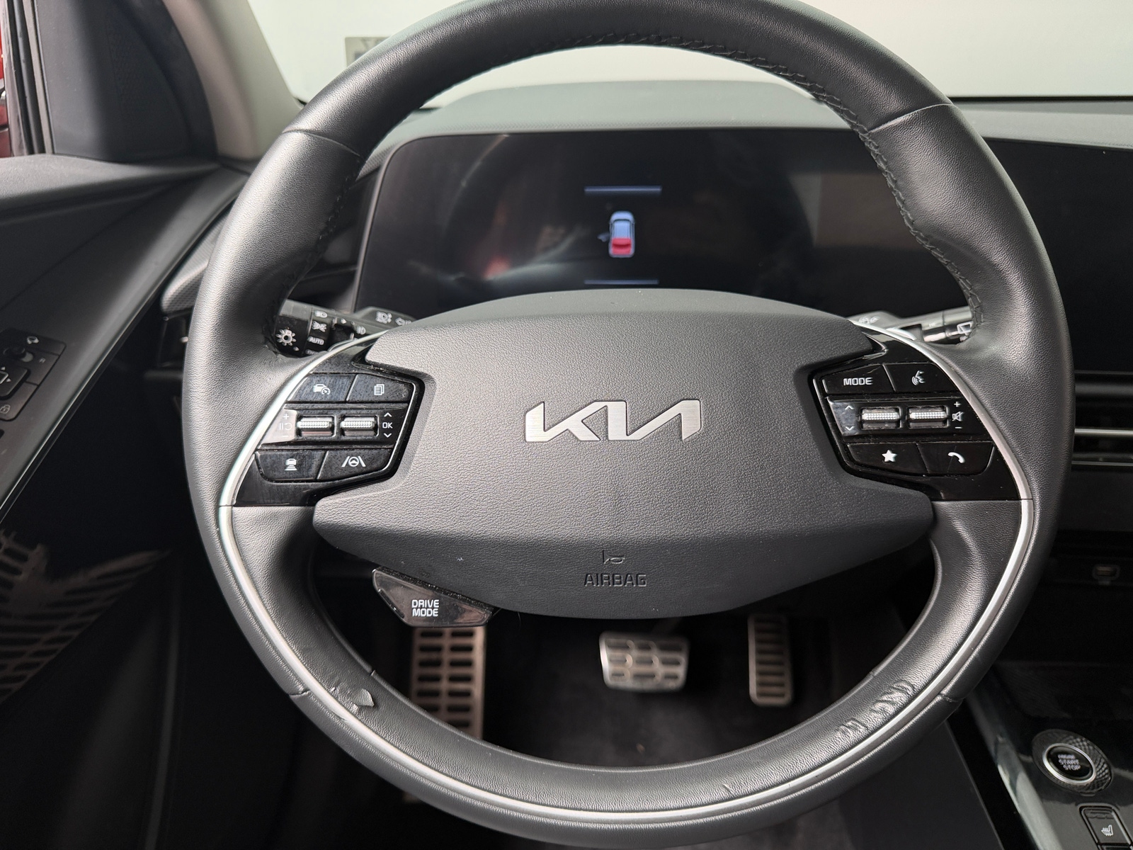 Thumbnail: 2023 Kia Niro - 4