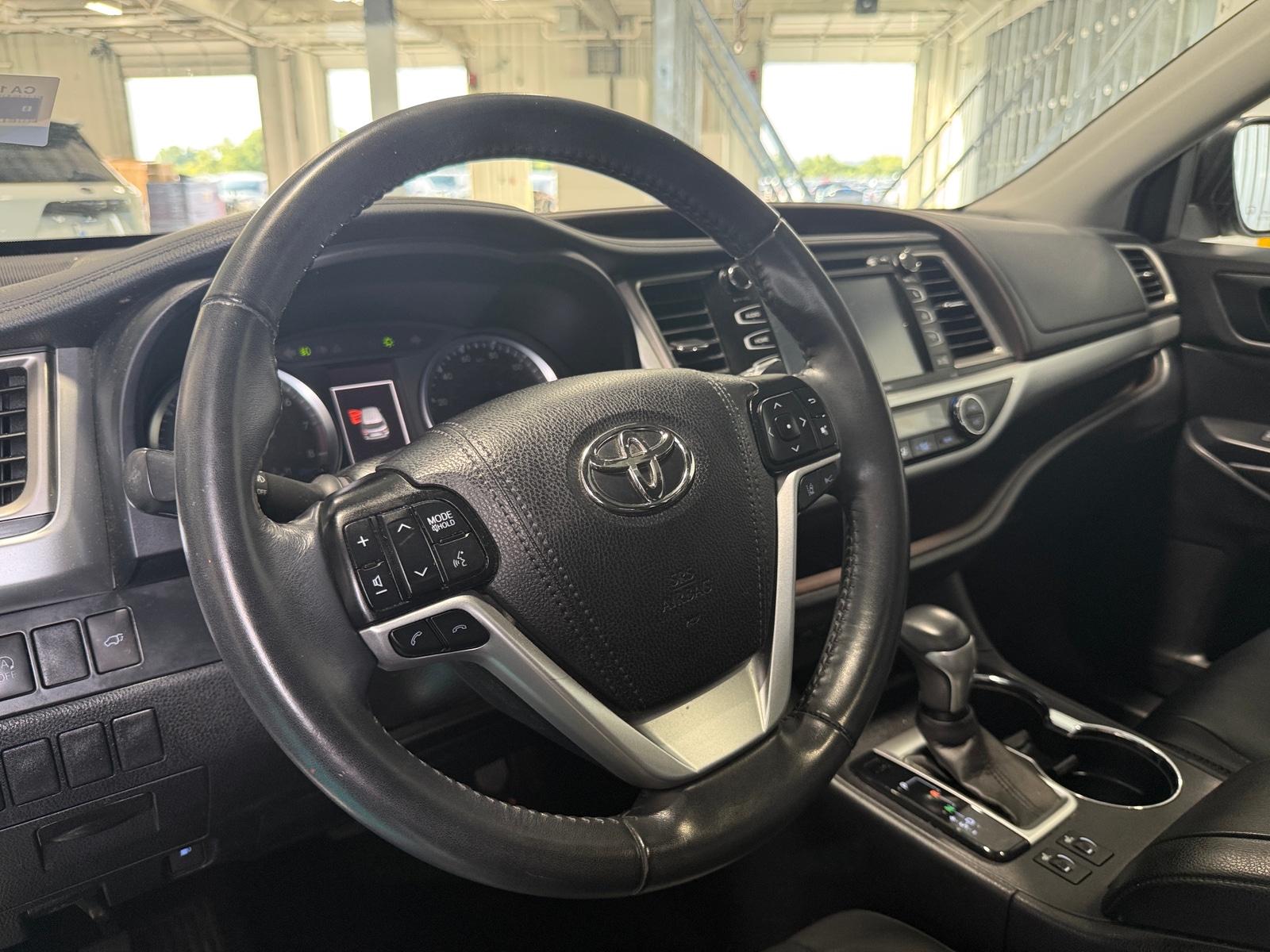 Thumbnail: 2019 Toyota Highlander - 4