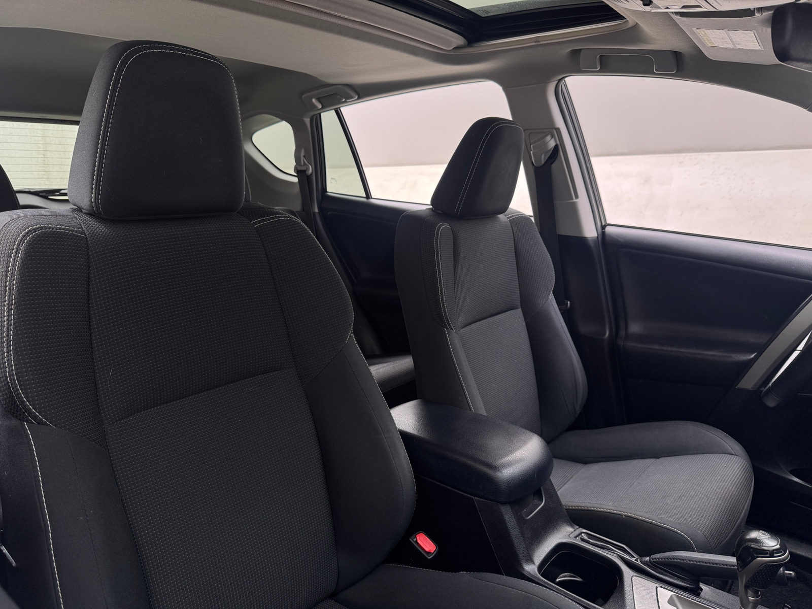 Thumbnail: 2018 Toyota RAV4 - 2