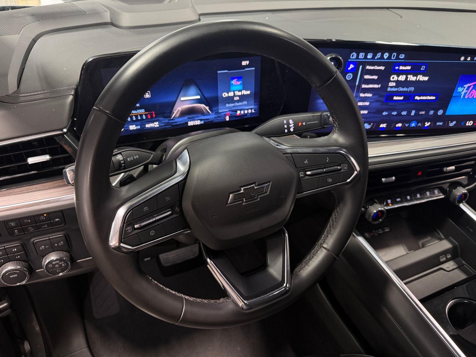 Thumbnail: 2025 Chevrolet Suburban - 4