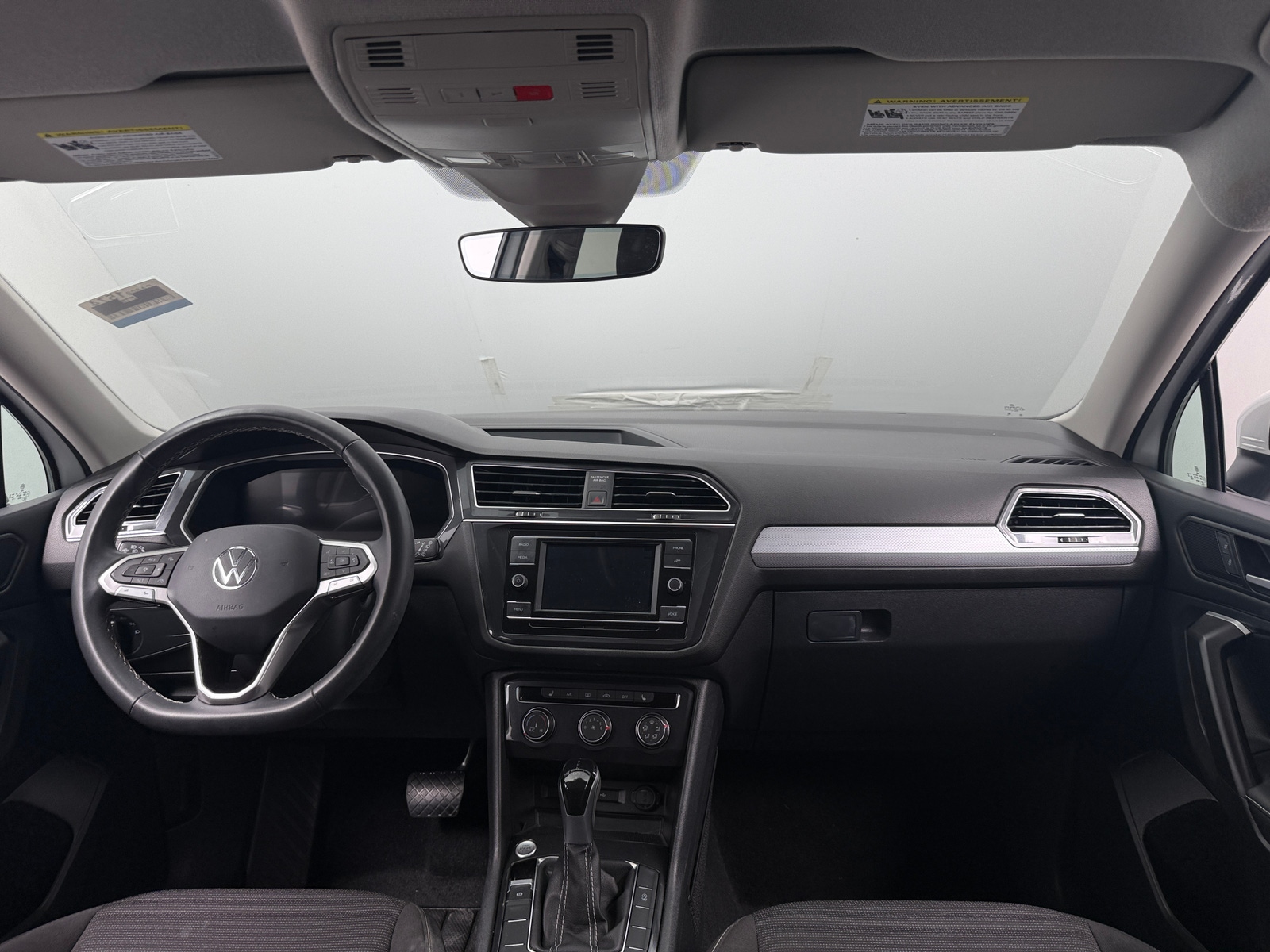 Thumbnail: 2023 Volkswagen Tiguan - 3