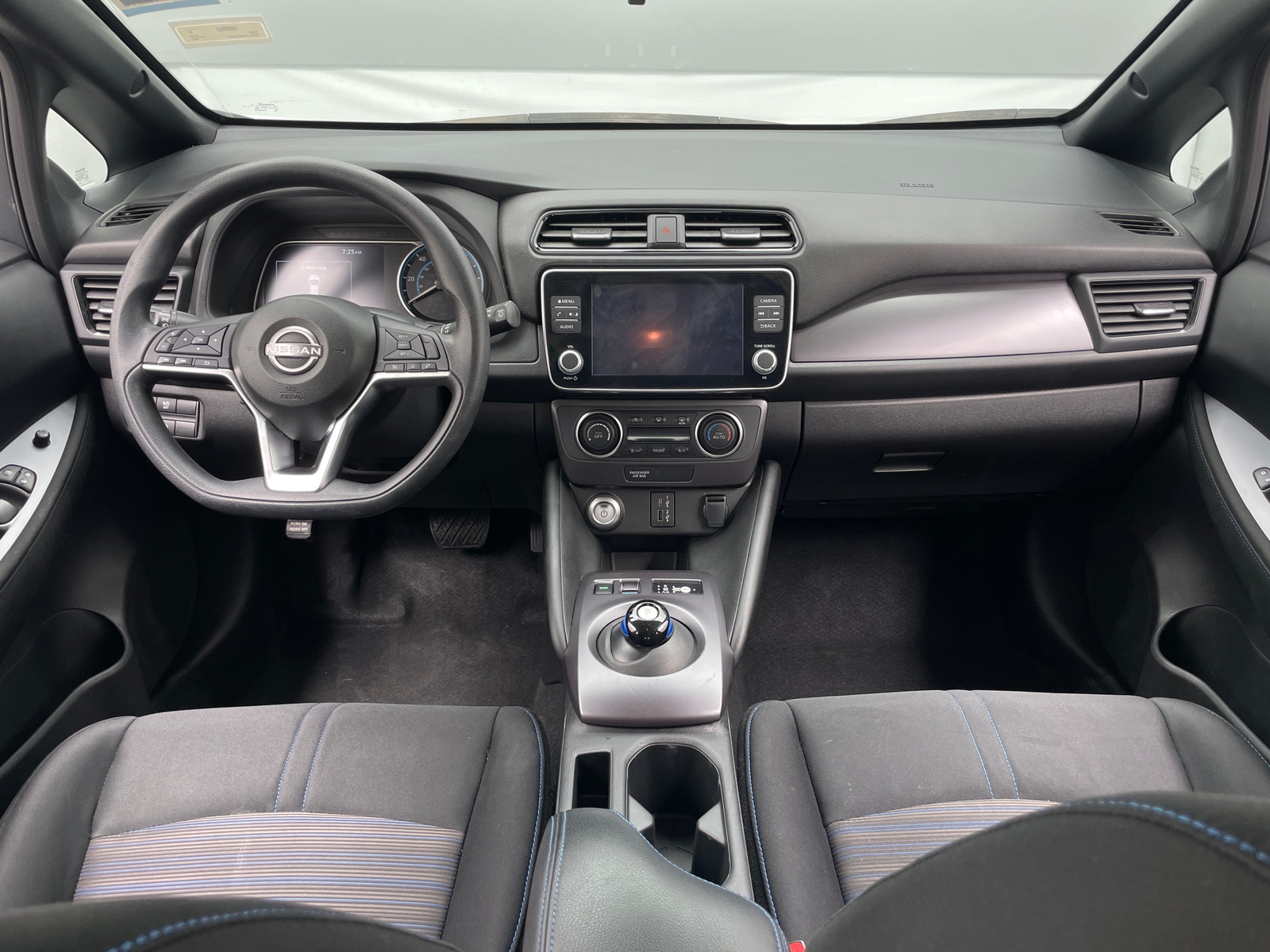 Thumbnail: 2025 Nissan Leaf - 3