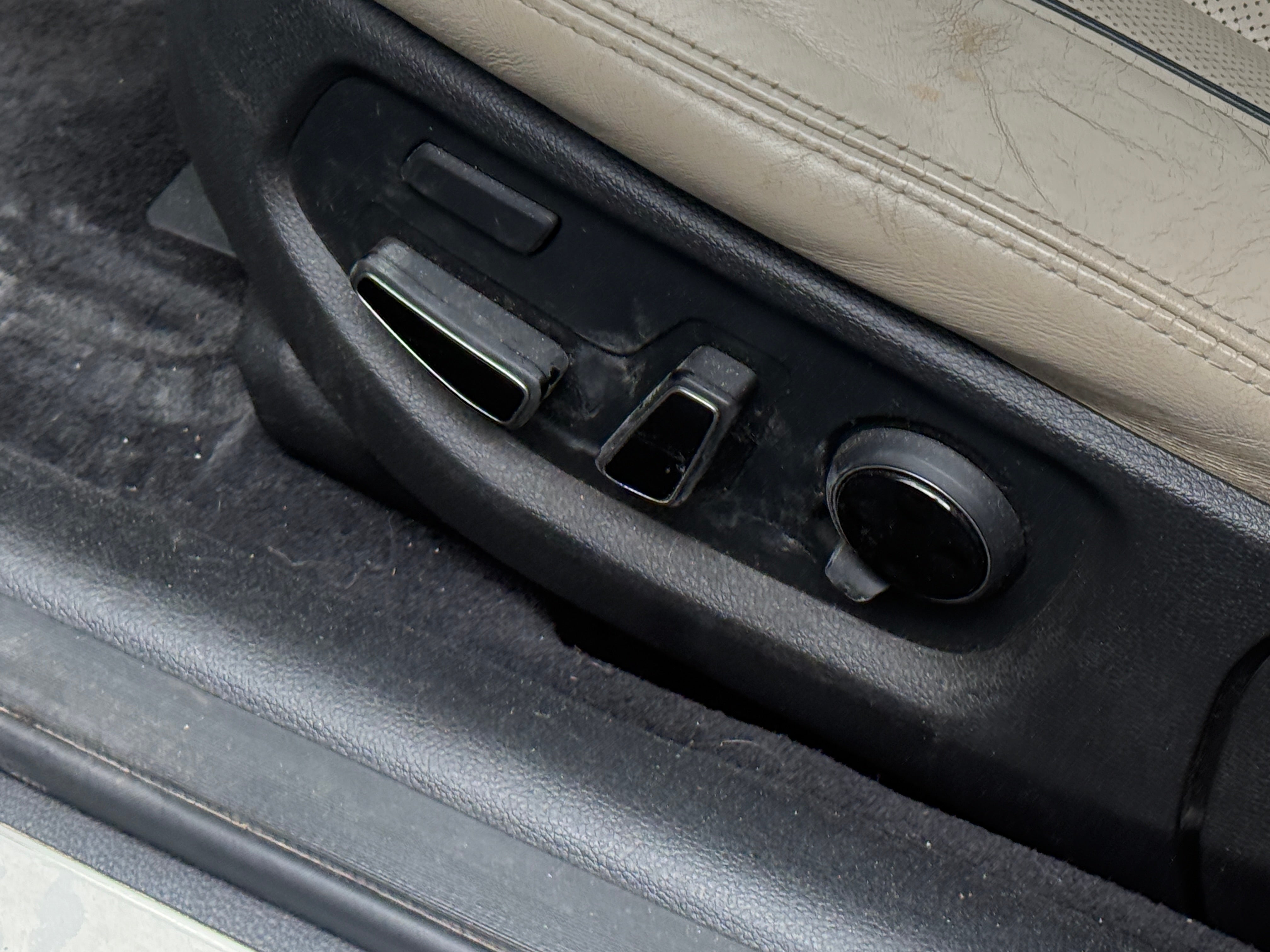2016 Hyundai Genesis Base - Photo 11