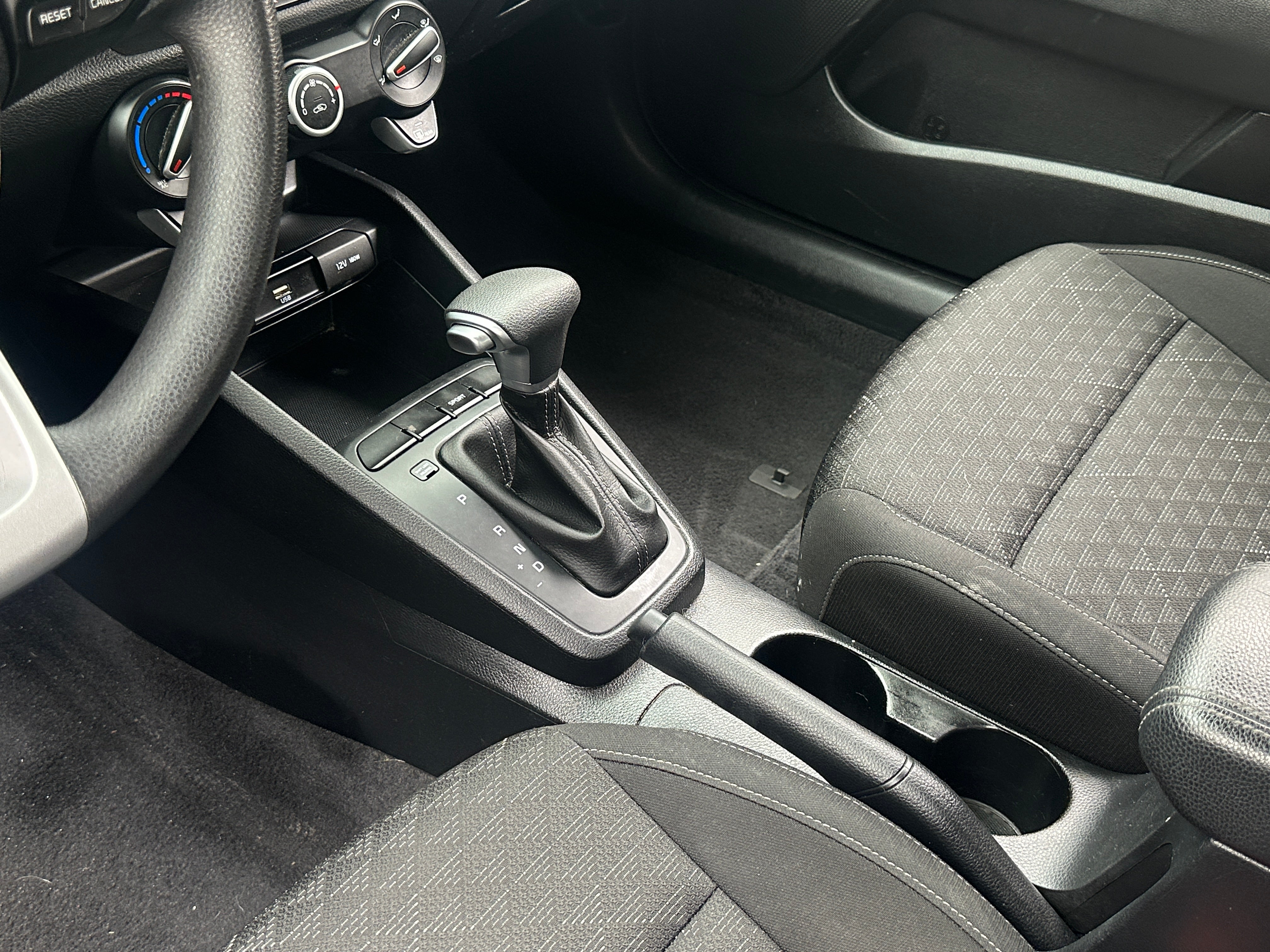 Used 2022 Kia Rio 5-Door S with VIN 3KPA25AD3NE443612 for sale in South Chesterfield, VA