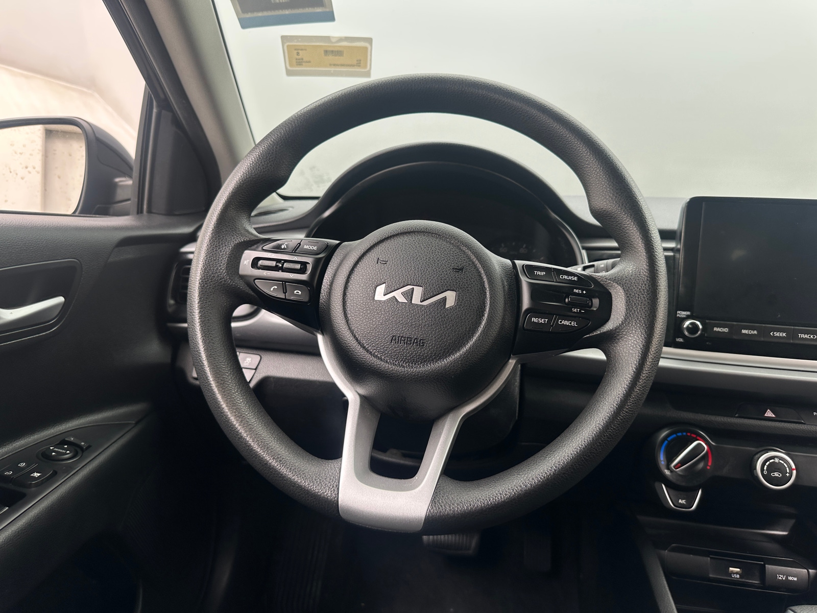 Thumbnail: 2022 Kia Rio - 5