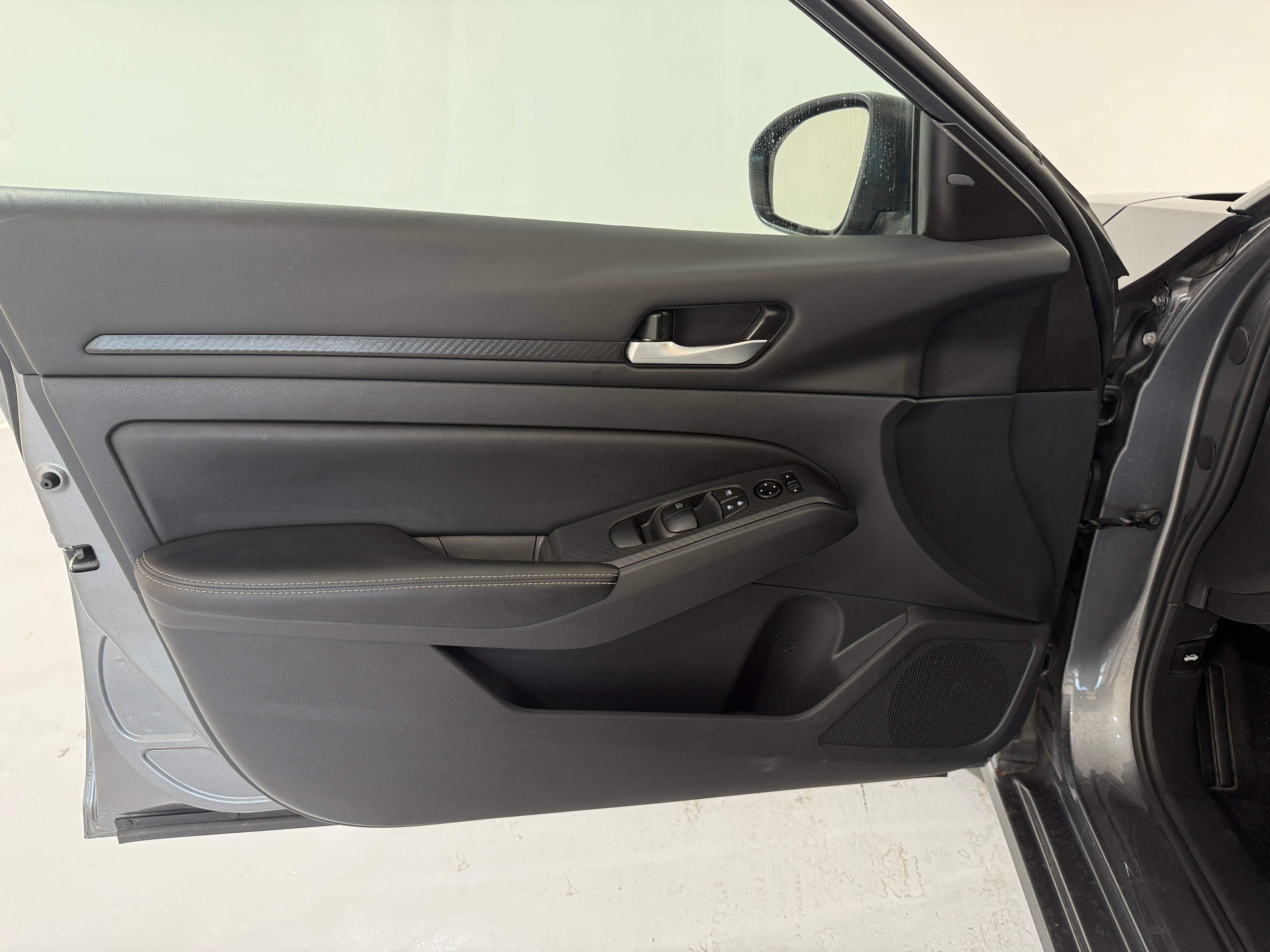2025 Nissan Altima SV - Photo 8