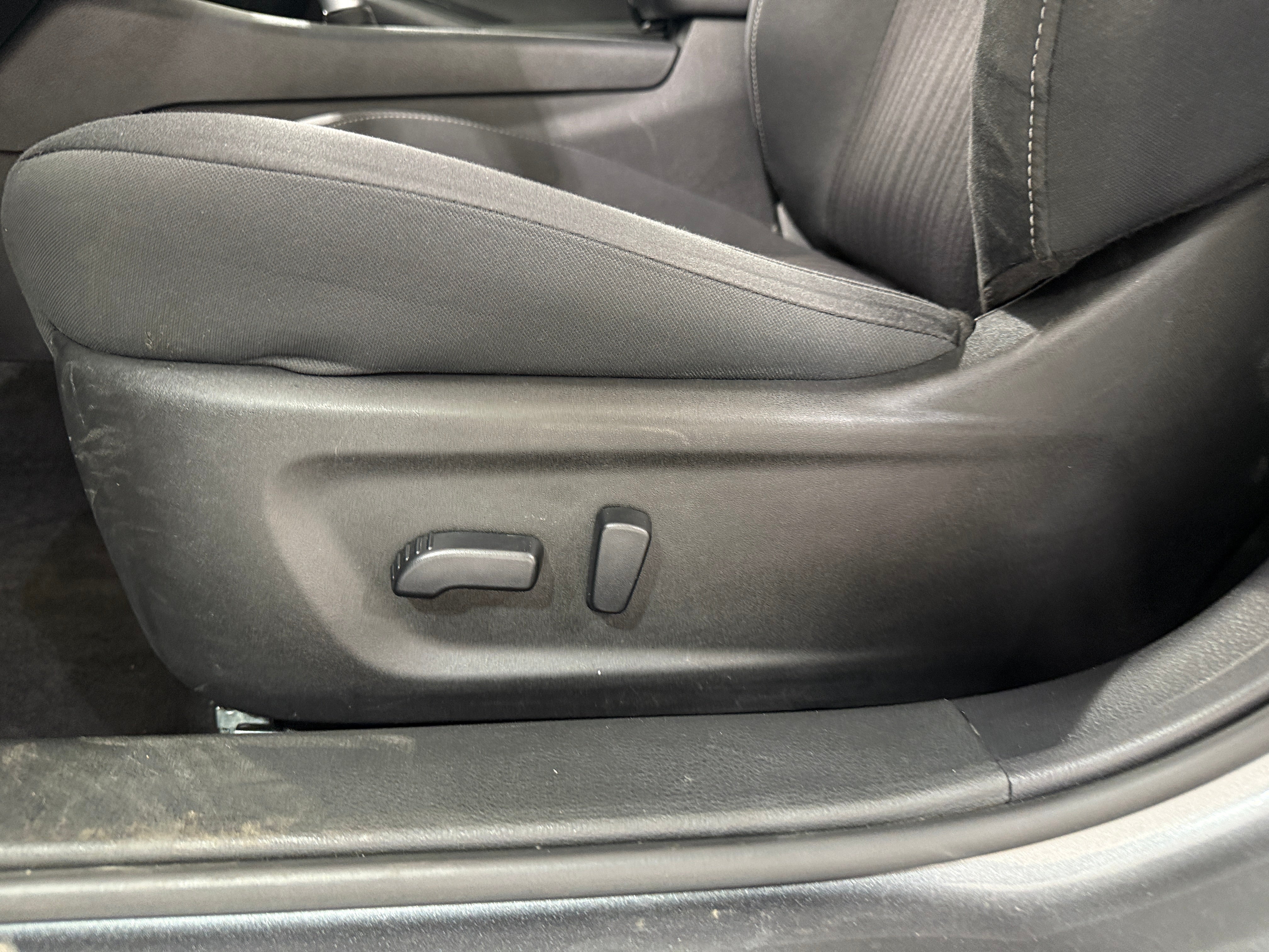 2025 Nissan Altima SV - Photo 9