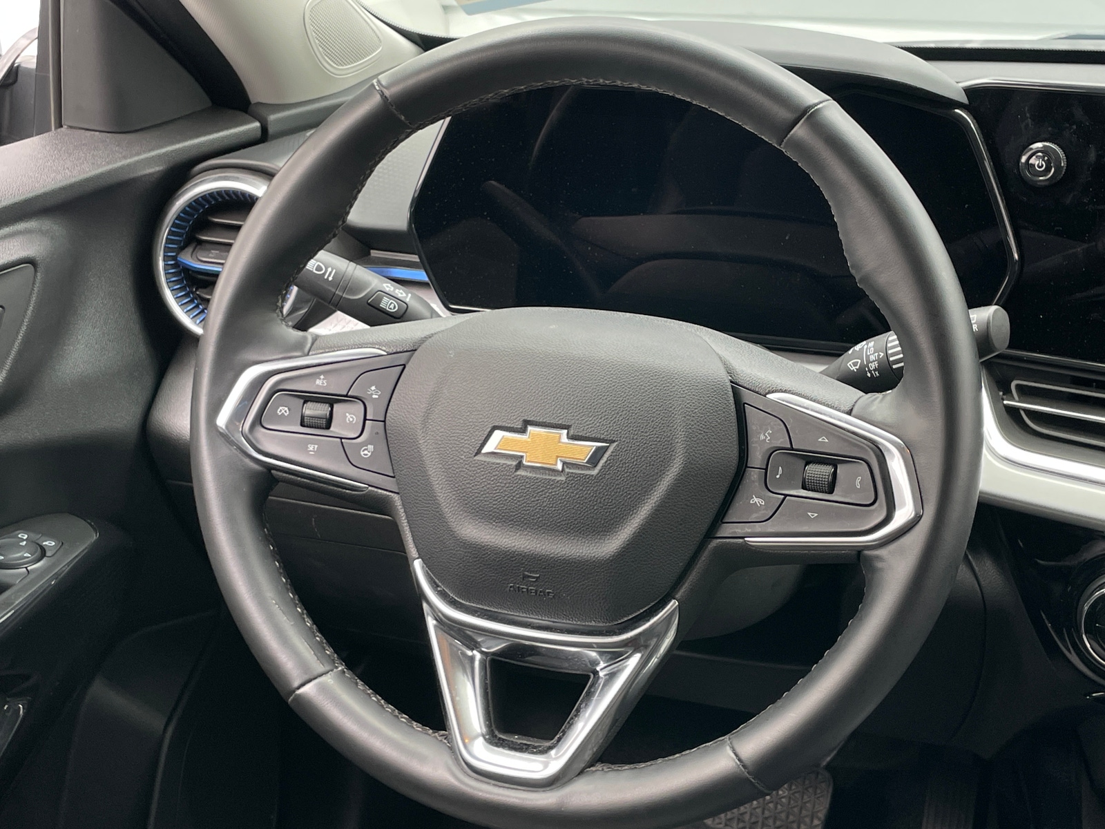 Thumbnail: 2025 Chevrolet Trax - 4