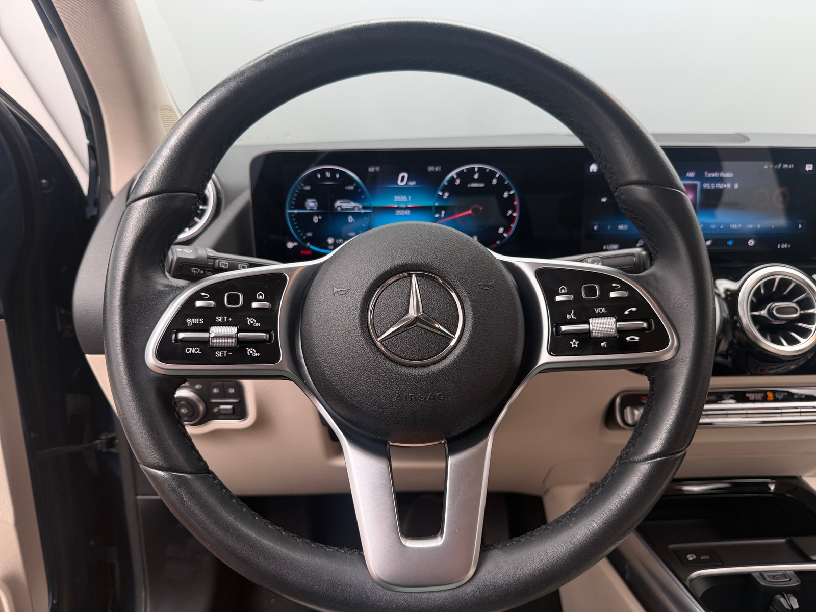 Thumbnail: 2022 Mercedes-Benz GLA - 4
