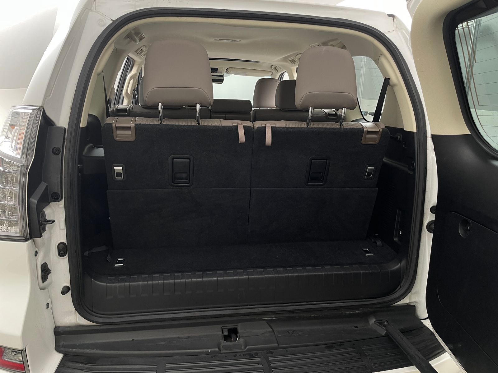 Thumbnail: 2023 Lexus GX - 6