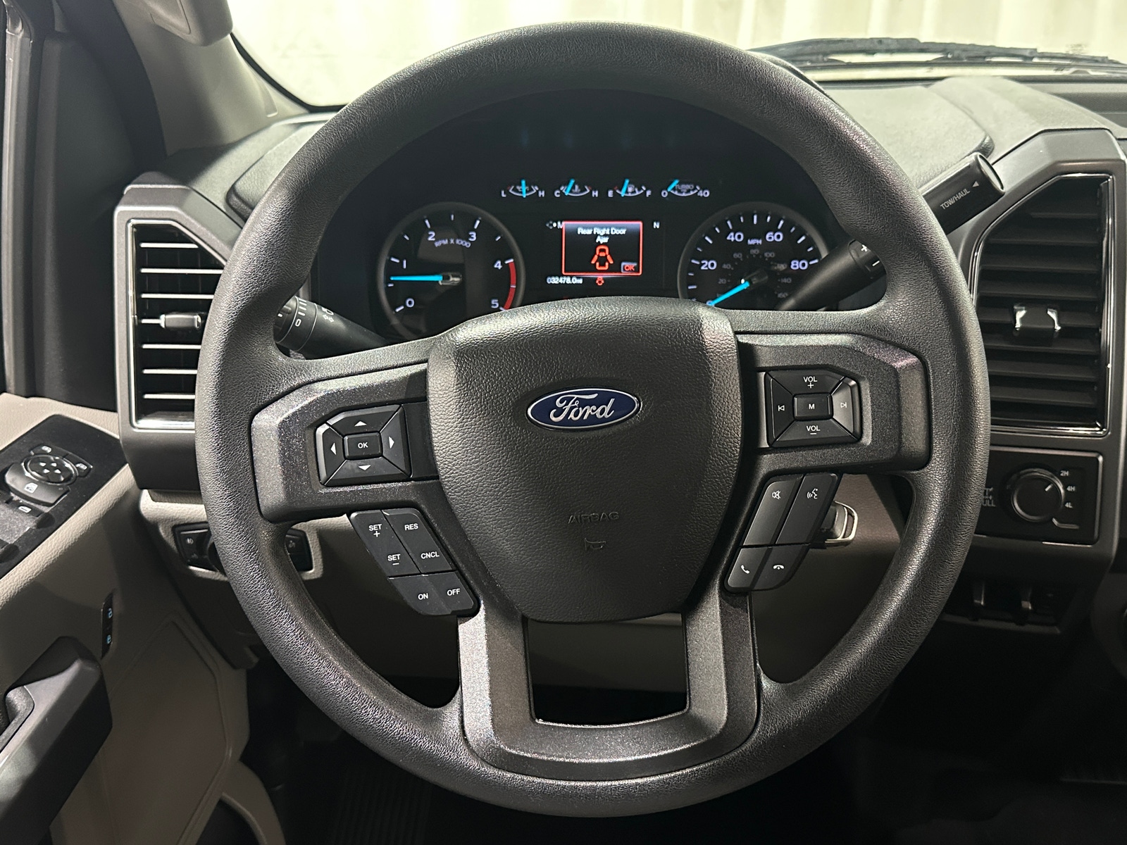 Thumbnail: 2019 Ford Econoline - 5
