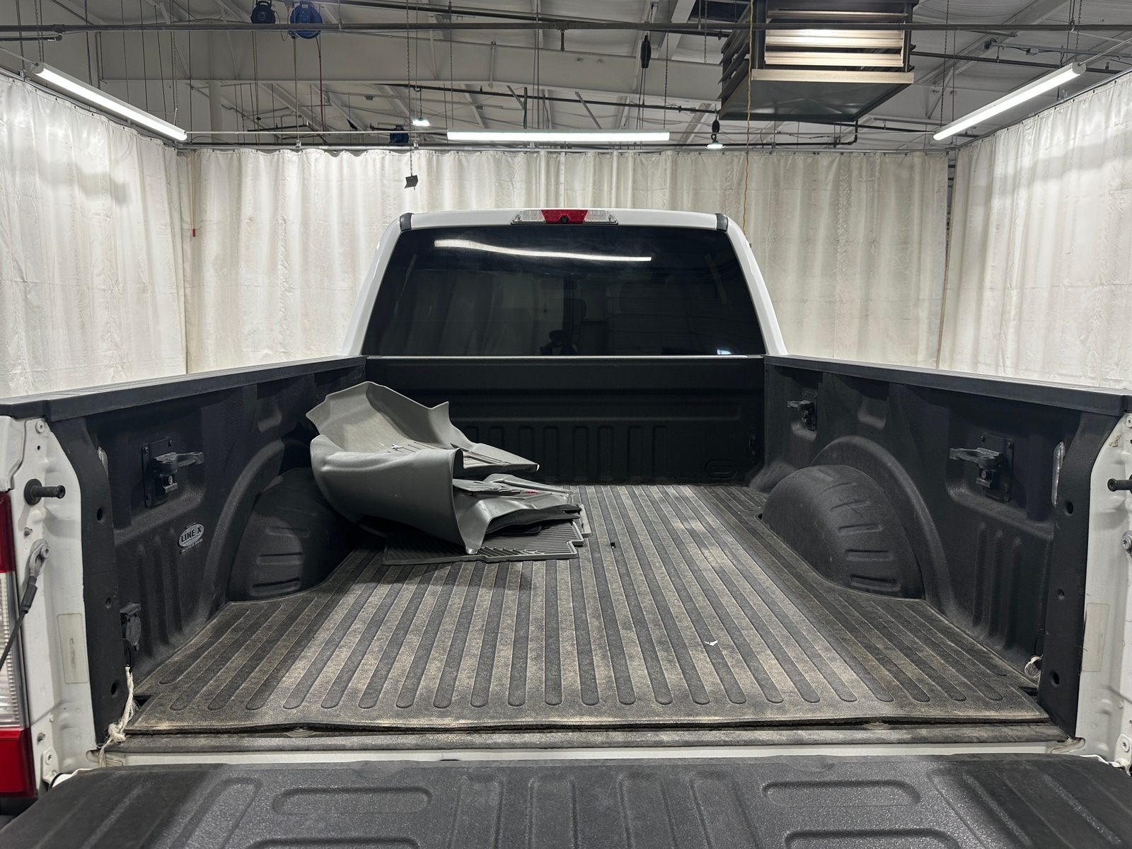 Thumbnail: 2019 Ford Econoline - 7