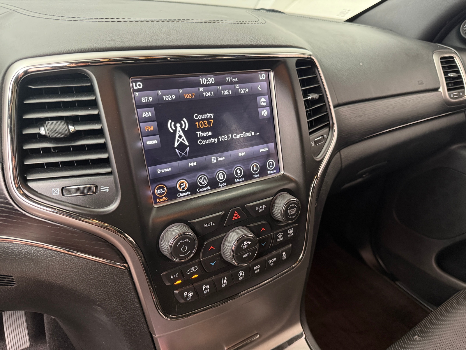 Thumbnail: 2018 Jeep Grand Cherokee - 3