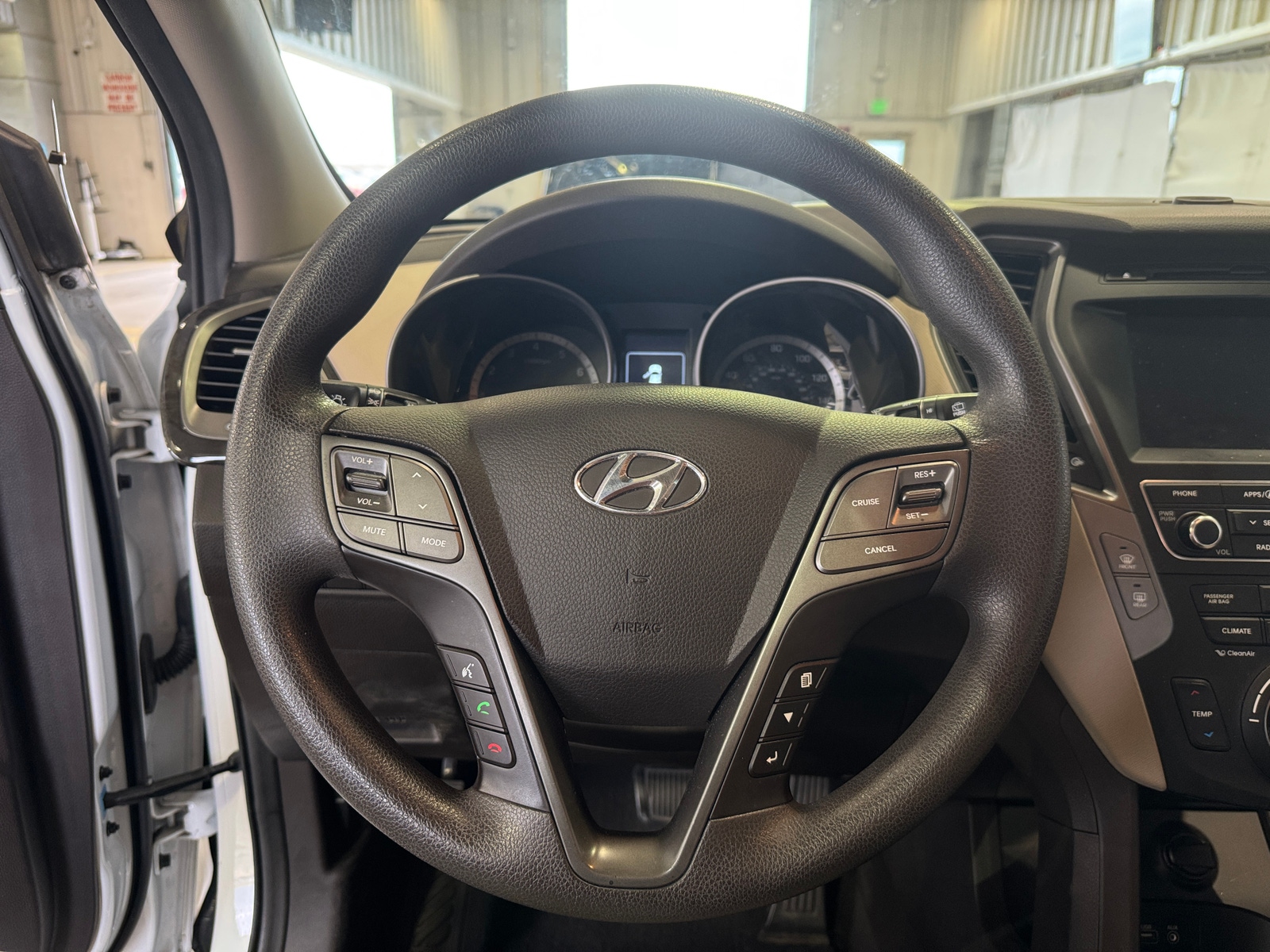 Thumbnail: 2017 Hyundai Santa Fe - 5