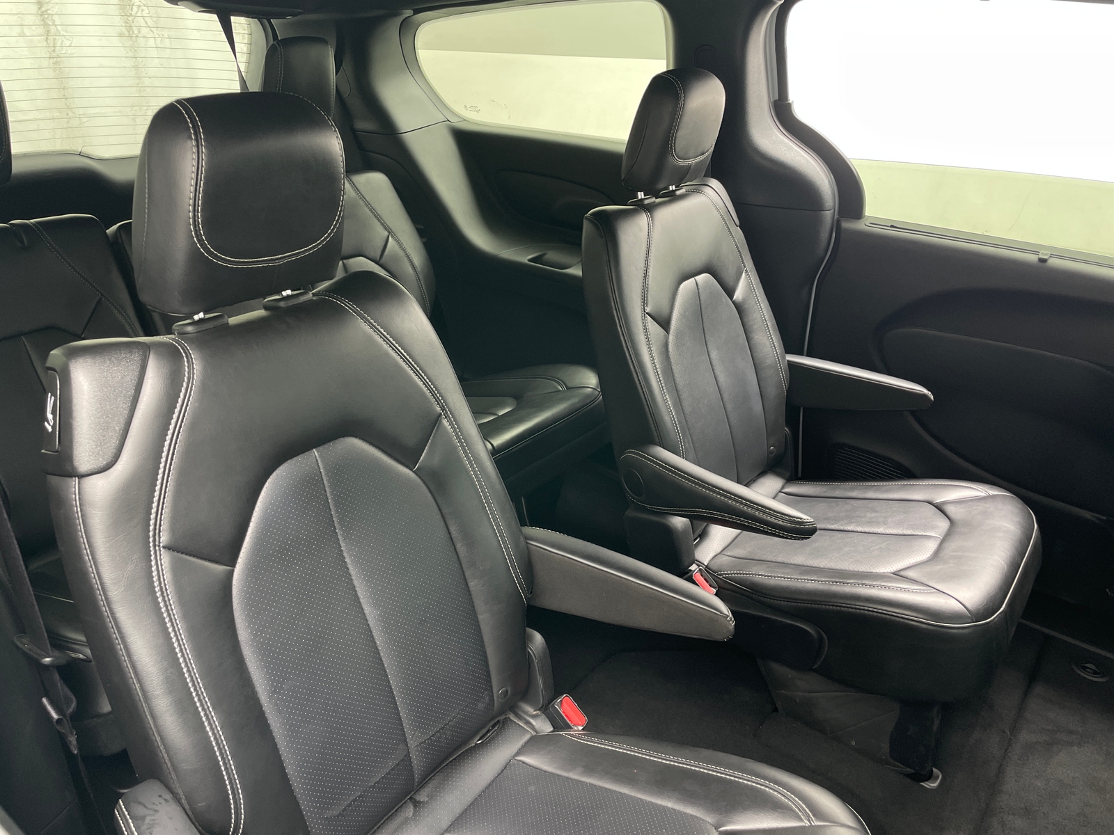 Thumbnail: 2025 Chrysler Pacifica - 5