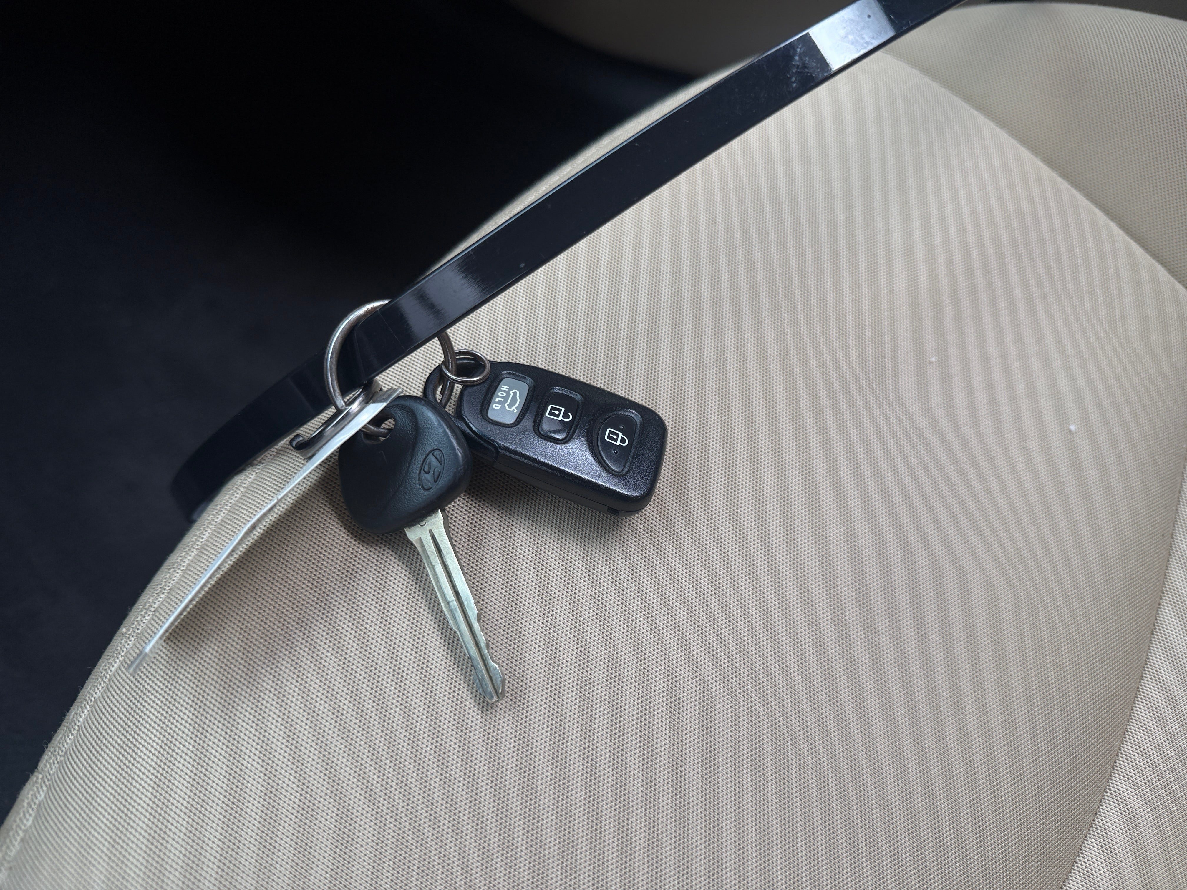 Used 2013 Hyundai Elantra GLS with VIN 5NPDH4AE5DH215992 for sale in Pewaukee, WI