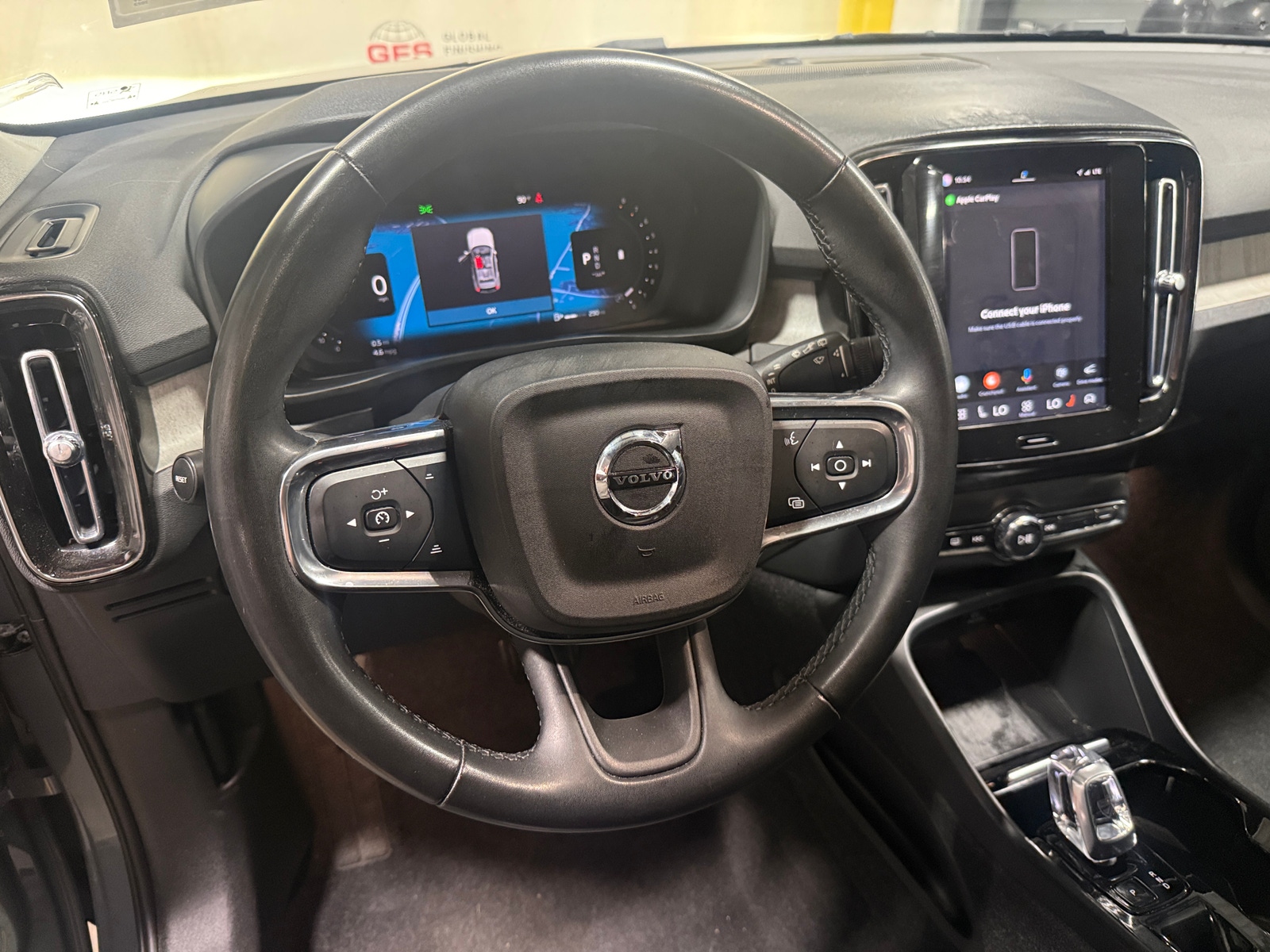Thumbnail: 2023 Volvo XC40 - 5