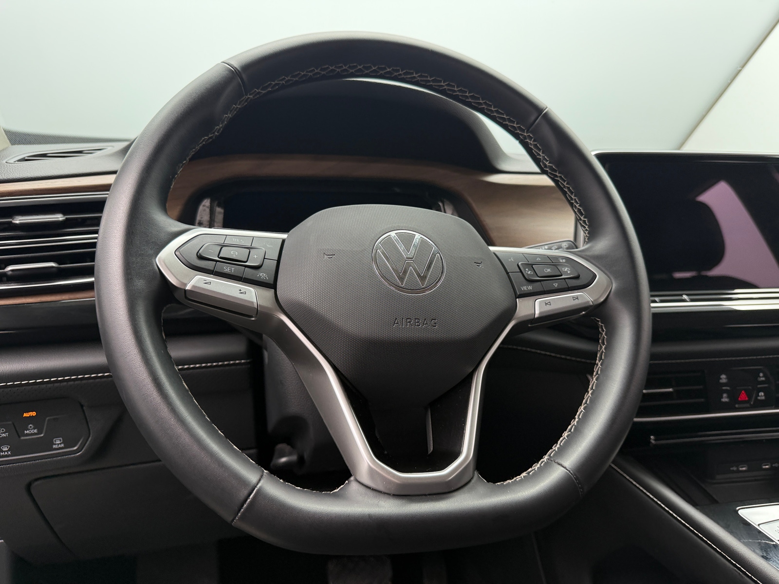 Thumbnail: 2026 Volkswagen Atlas - 4