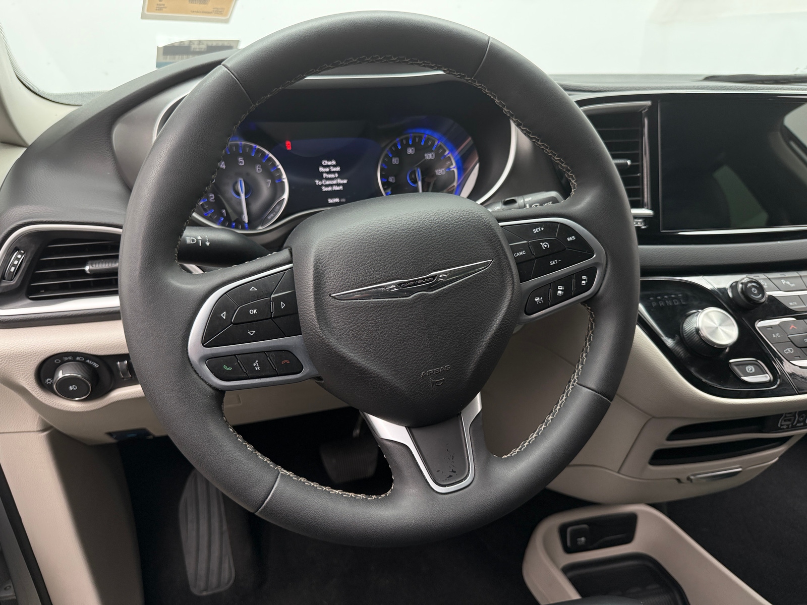 Thumbnail: 2024 Chrysler Pacifica - 4