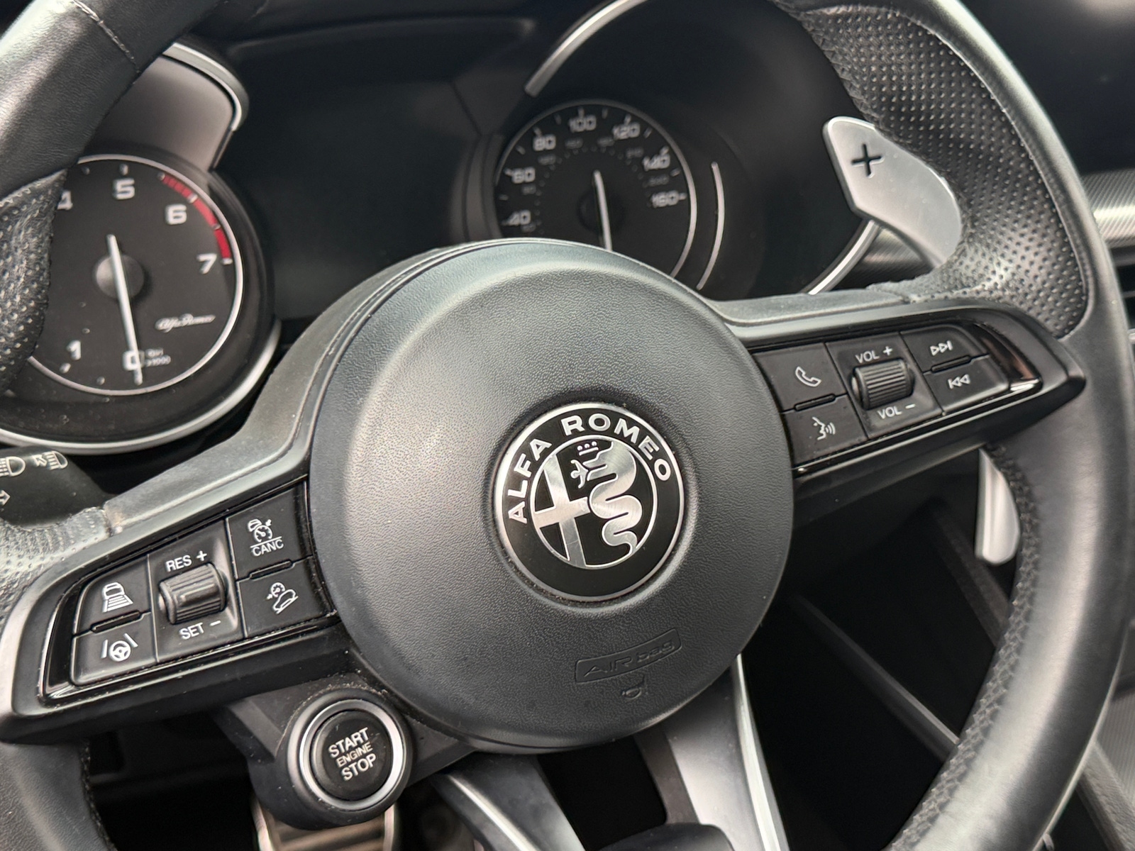 Thumbnail: 2023 Alfa Romeo Stelvio - 4