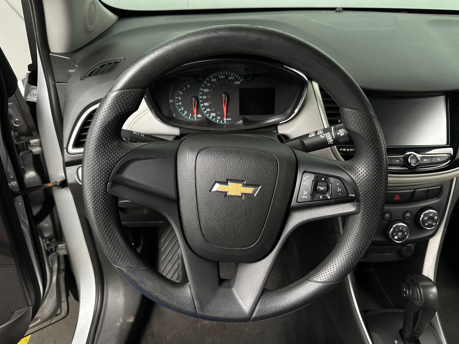 Thumbnail: 2017 Chevrolet Trax - 5