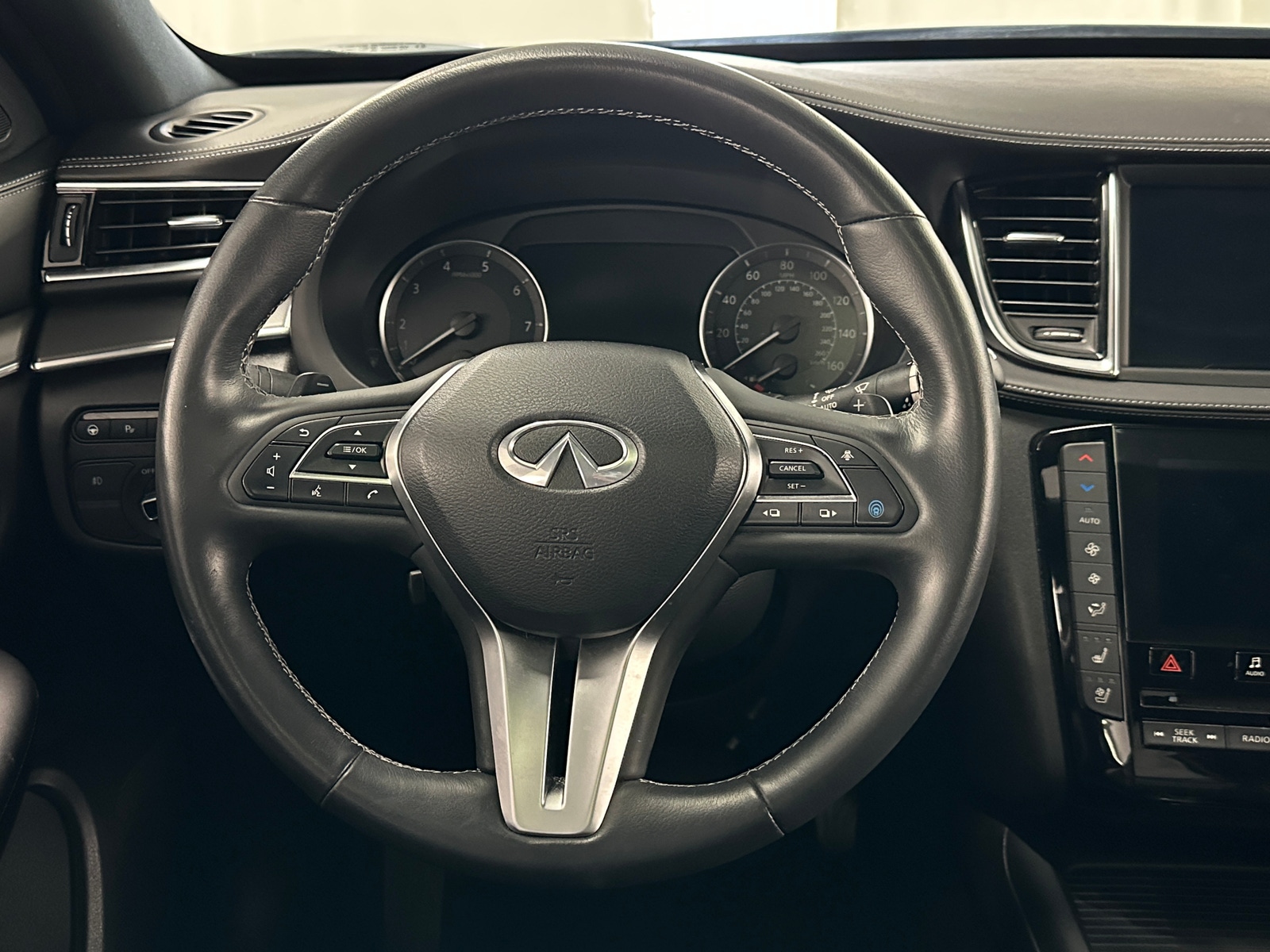 Thumbnail: 2023 INFINITI QX55 - 4