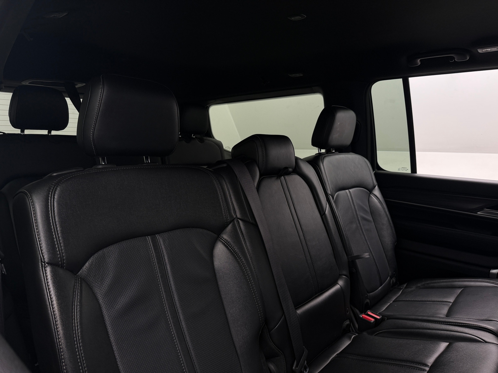 Thumbnail: 2024 Jeep Wagoneer - 5