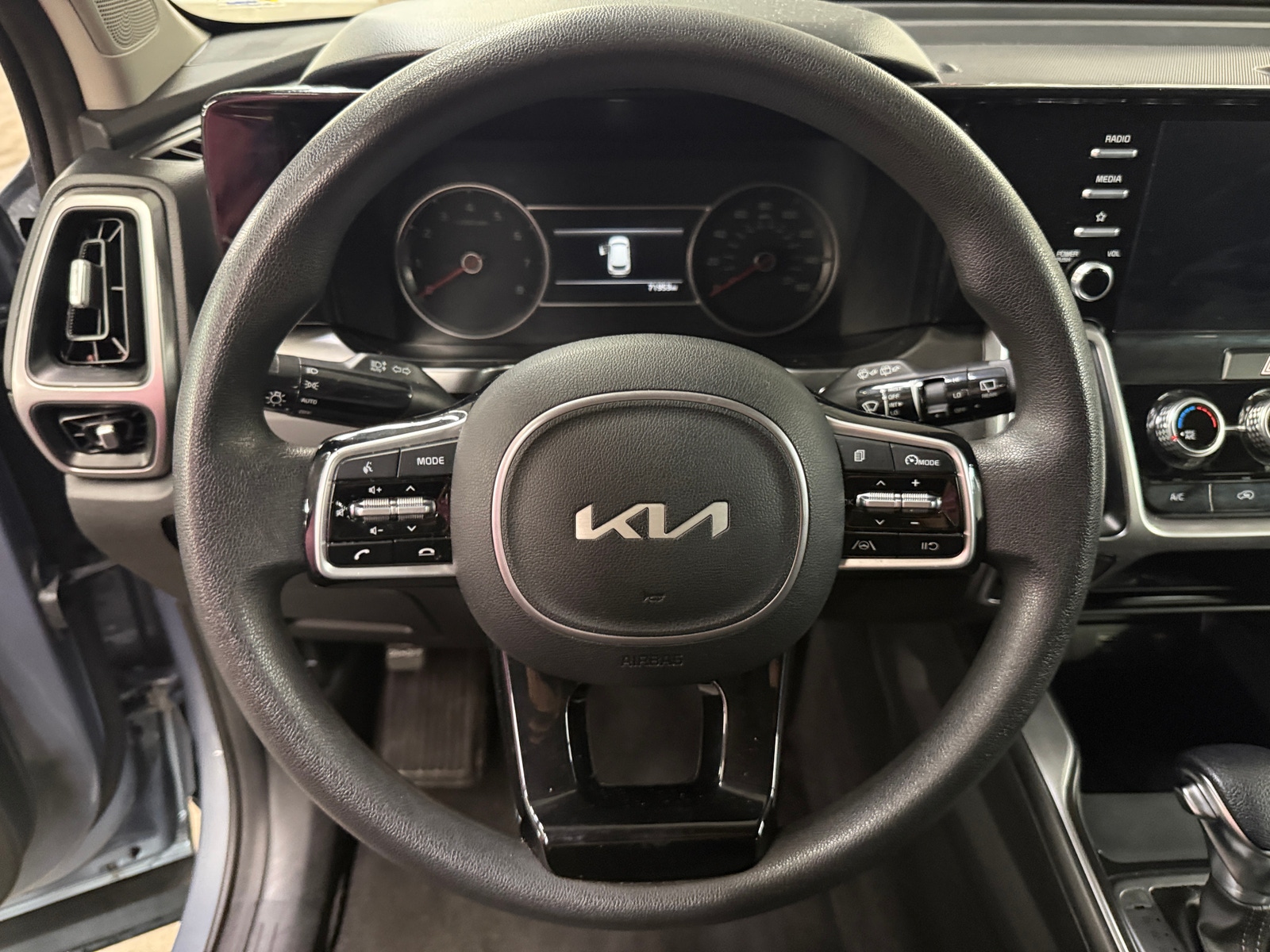 Thumbnail: 2022 Kia Sorento - 5