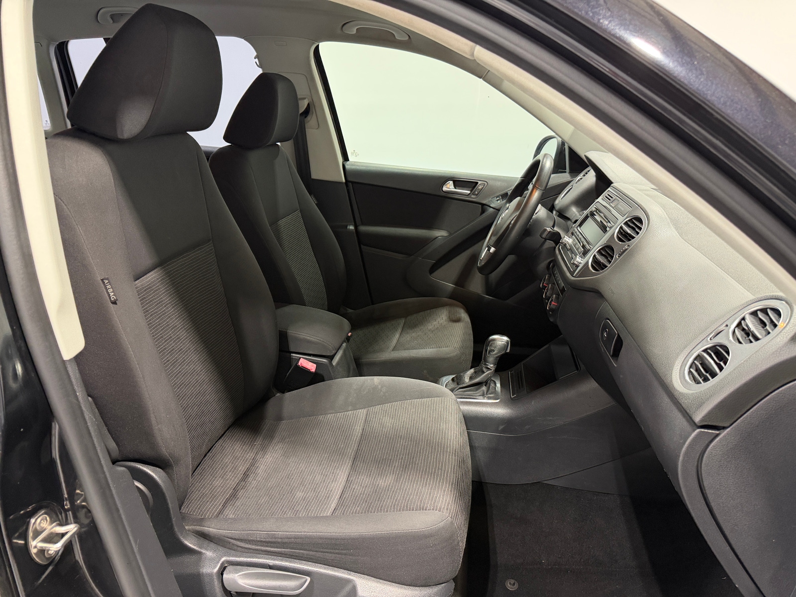 Thumbnail: 2014 Volkswagen Tiguan - 2