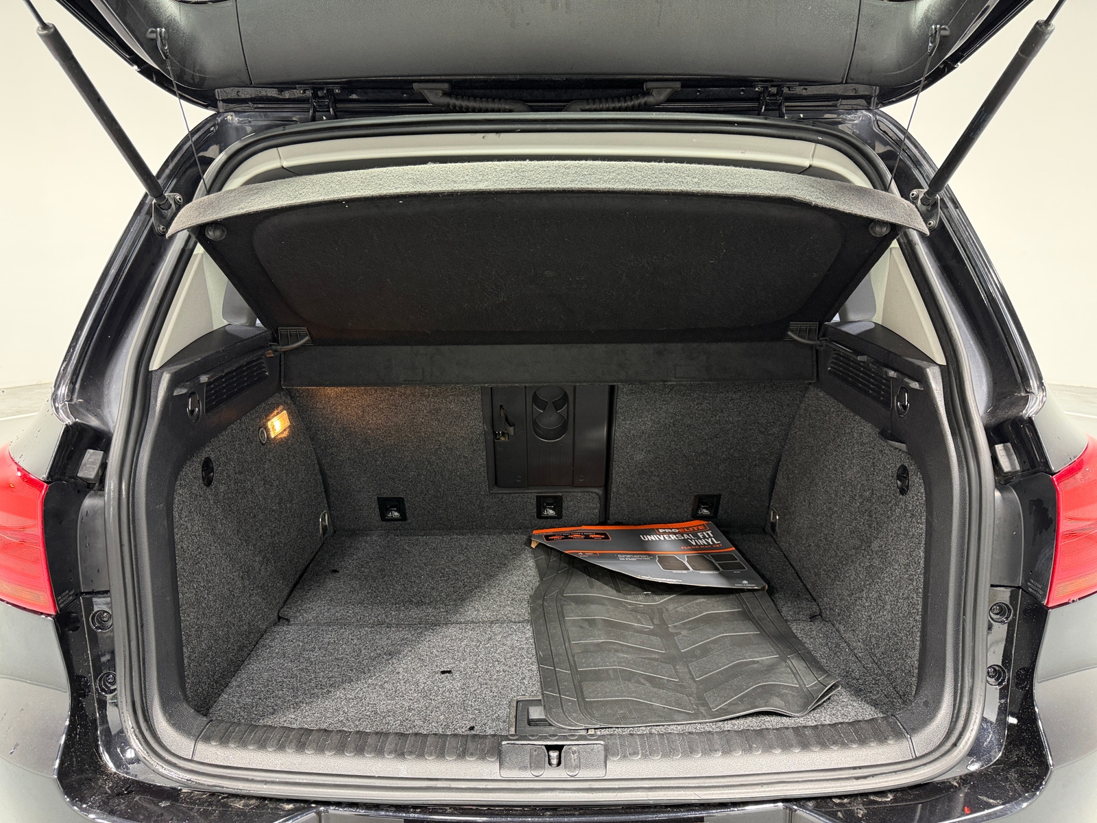Thumbnail: 2014 Volkswagen Tiguan - 7