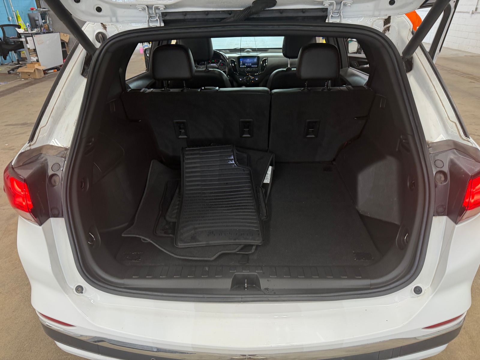 Thumbnail: 2022 Chevrolet Equinox - 6