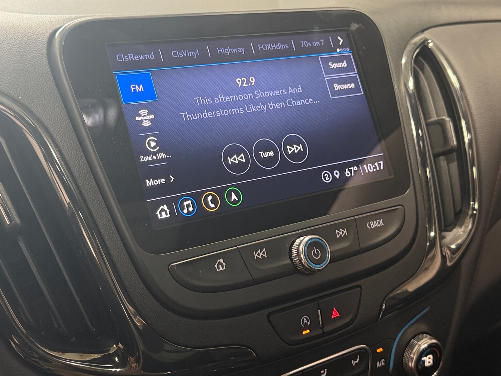Thumbnail: 2022 Chevrolet Equinox - 3