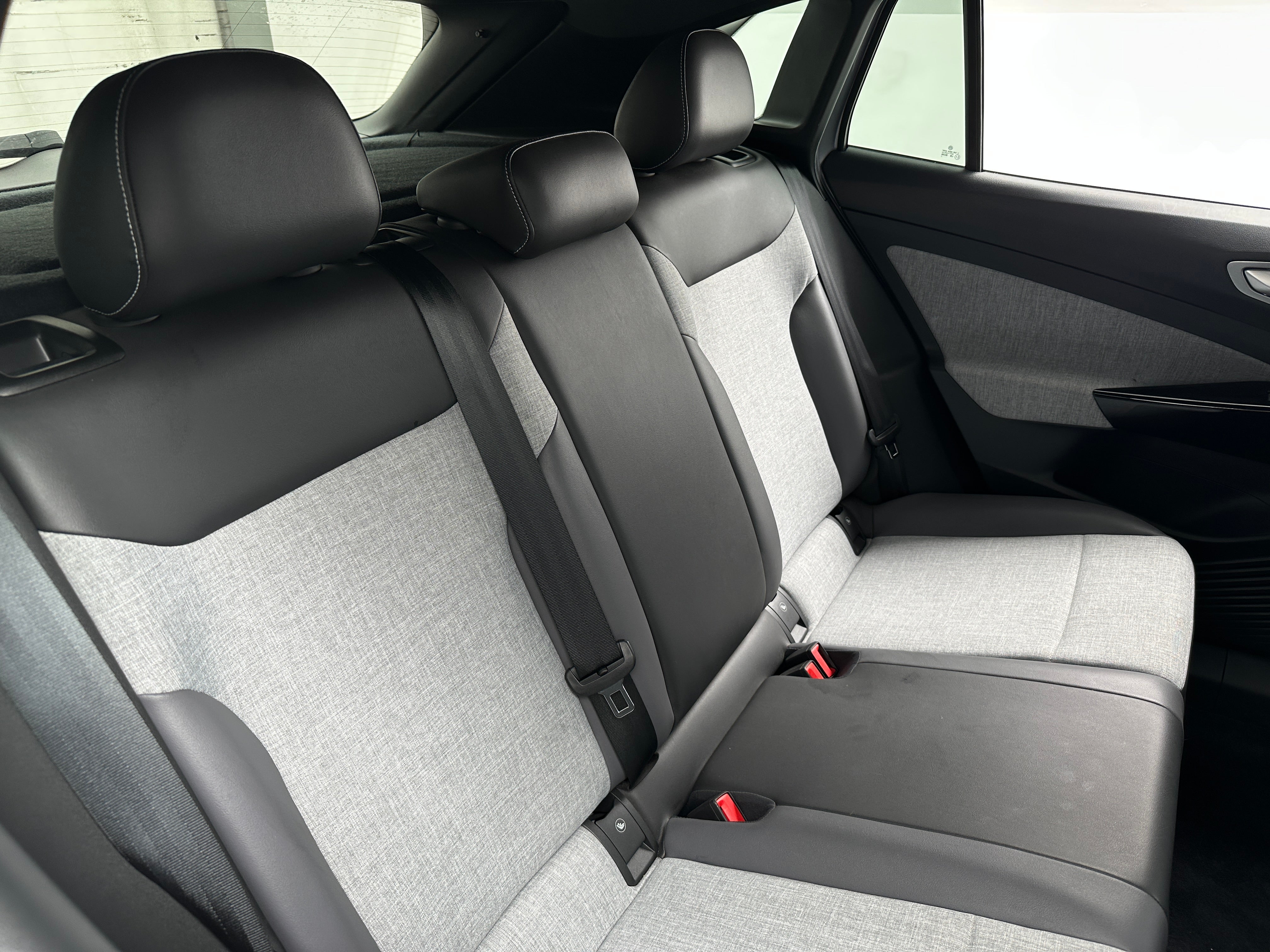 Used 2023 Volkswagen ID.4 PRO with VIN 1V2DNPE86PC023252 for sale in Oak Creek, WI