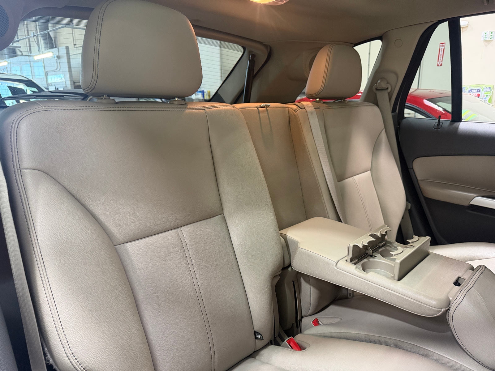 Thumbnail: 2011 Ford Edge - 5