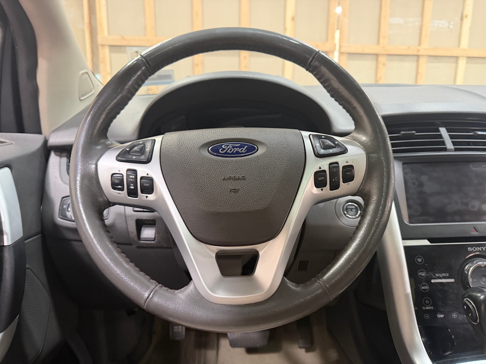 Thumbnail: 2011 Ford Edge - 4