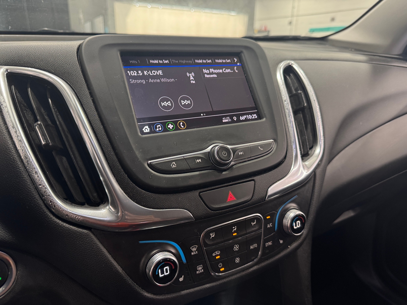 Thumbnail: 2021 Chevrolet Equinox - 4