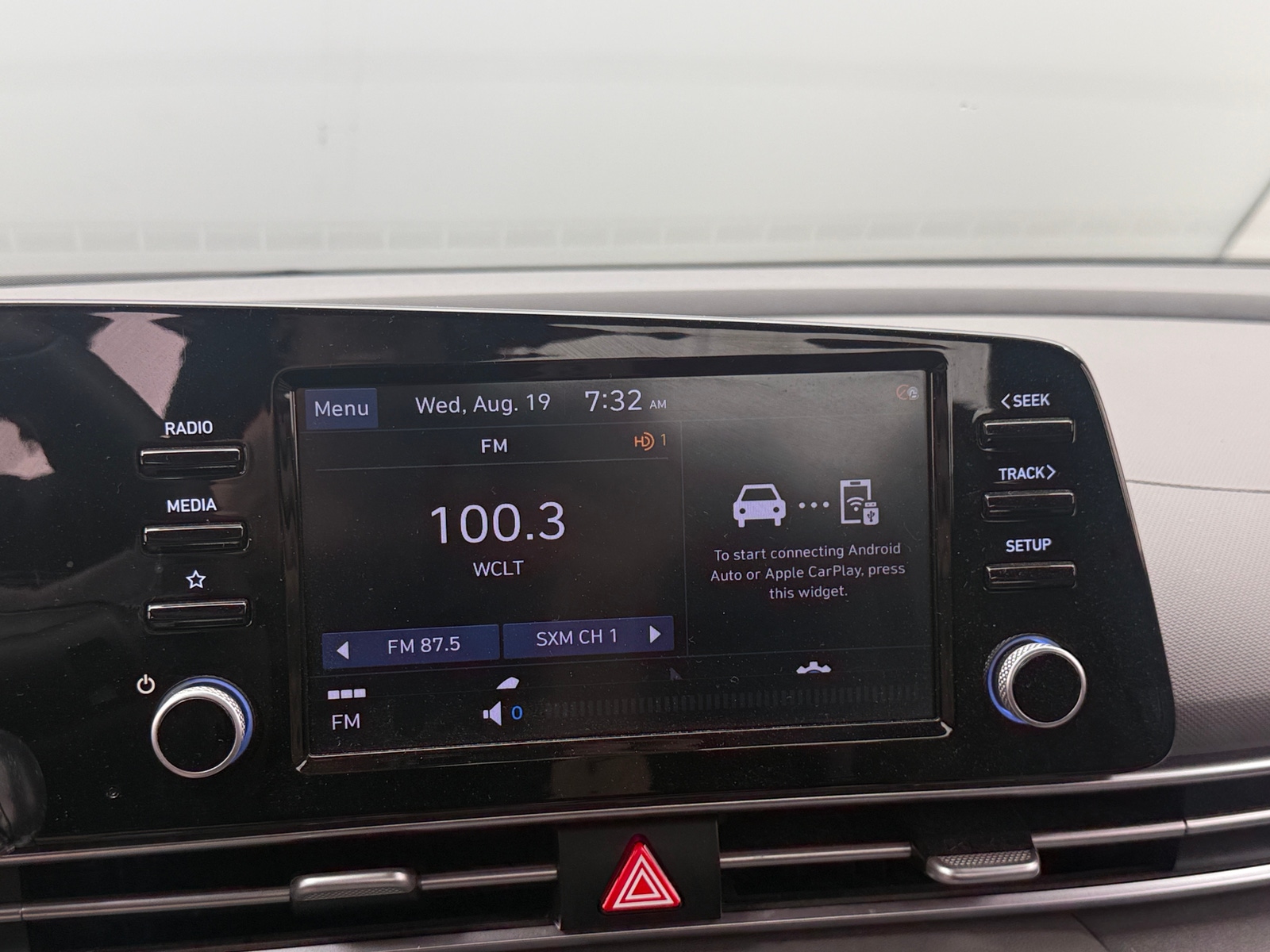 Thumbnail: 2021 Hyundai Elantra - 4