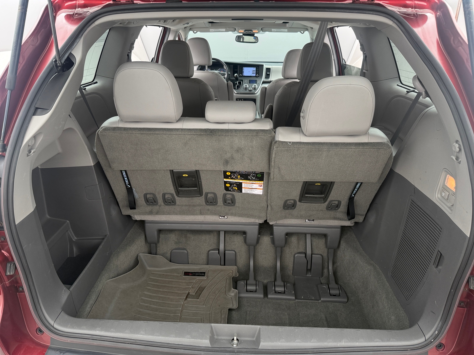Thumbnail: 2018 Toyota Sienna - 6