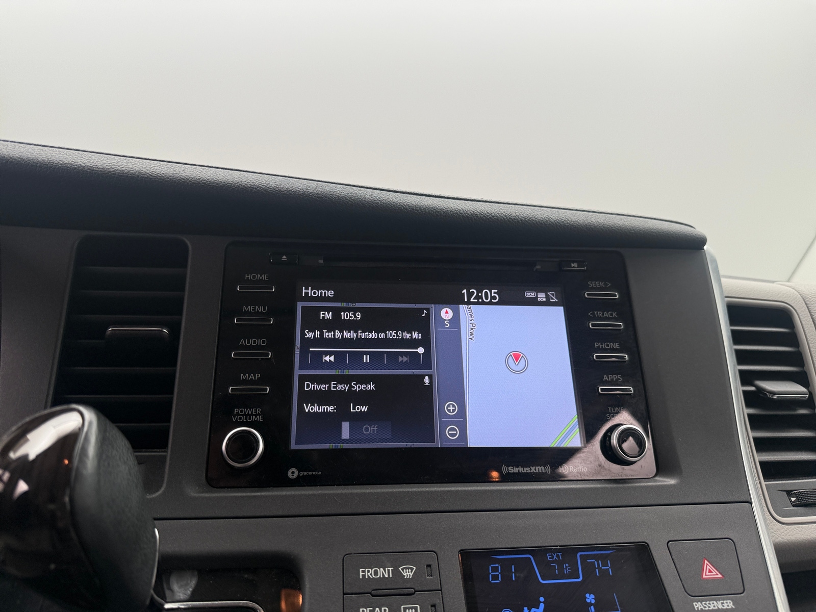 Thumbnail: 2018 Toyota Sienna - 3