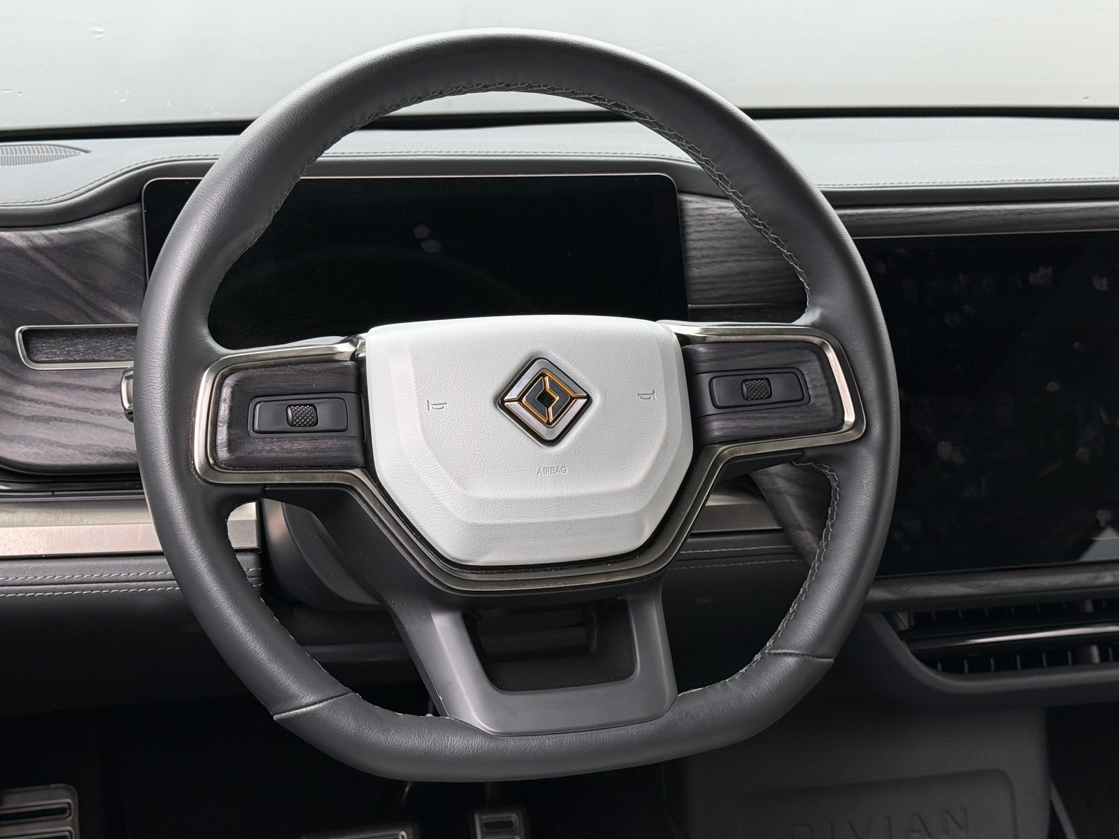 Thumbnail: 2024 Rivian R1T - 4