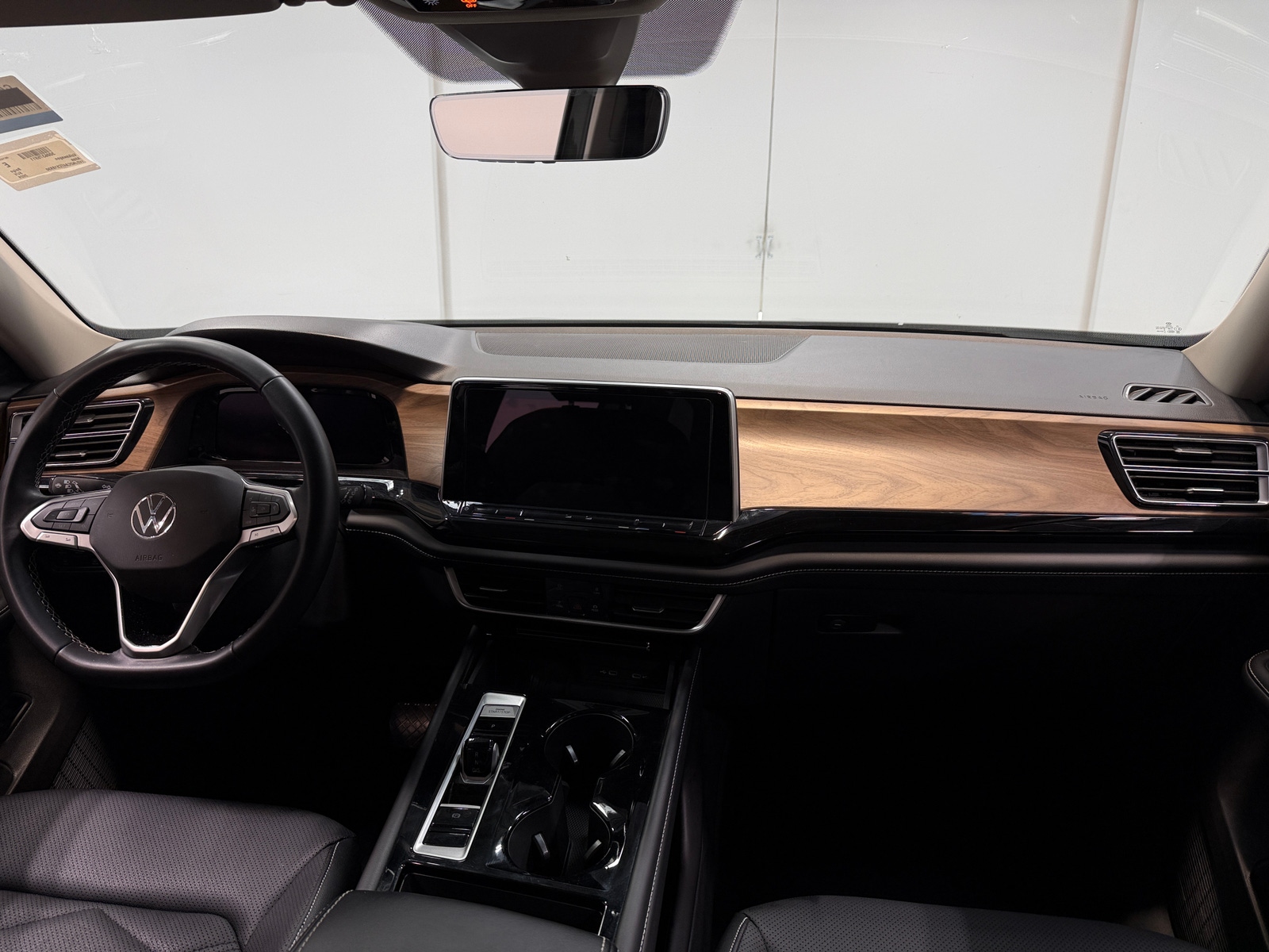 Thumbnail: 2026 Volkswagen Atlas - 3