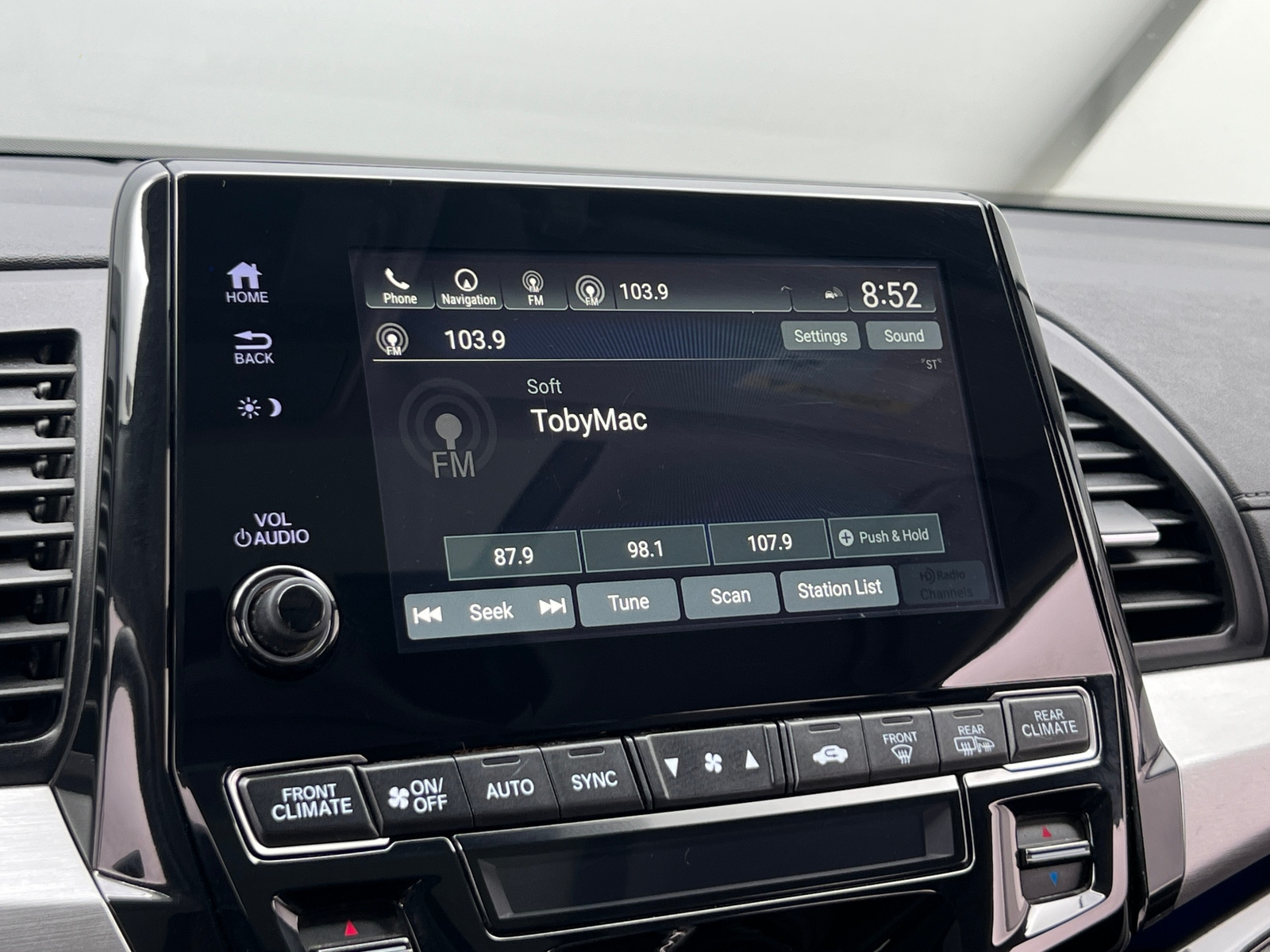 Thumbnail: 2018 Honda Odyssey - 3