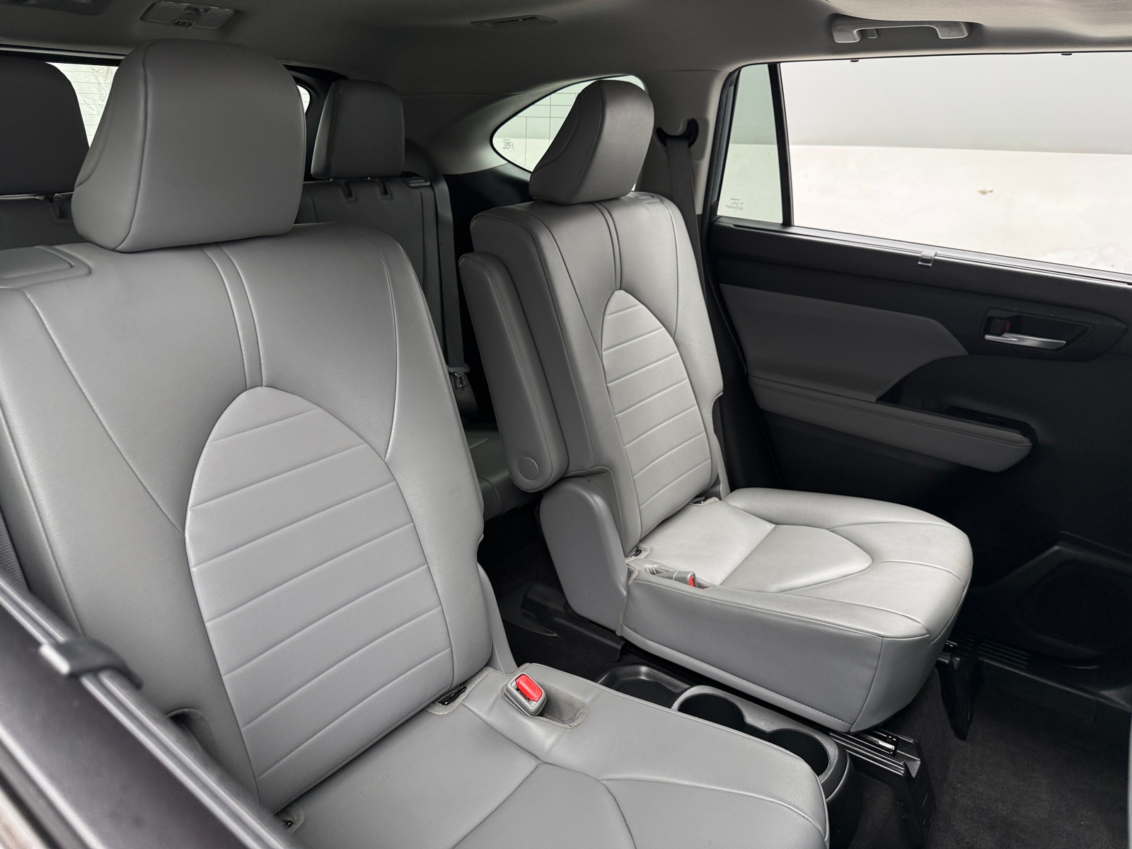 Thumbnail: 2023 Toyota Highlander - 6