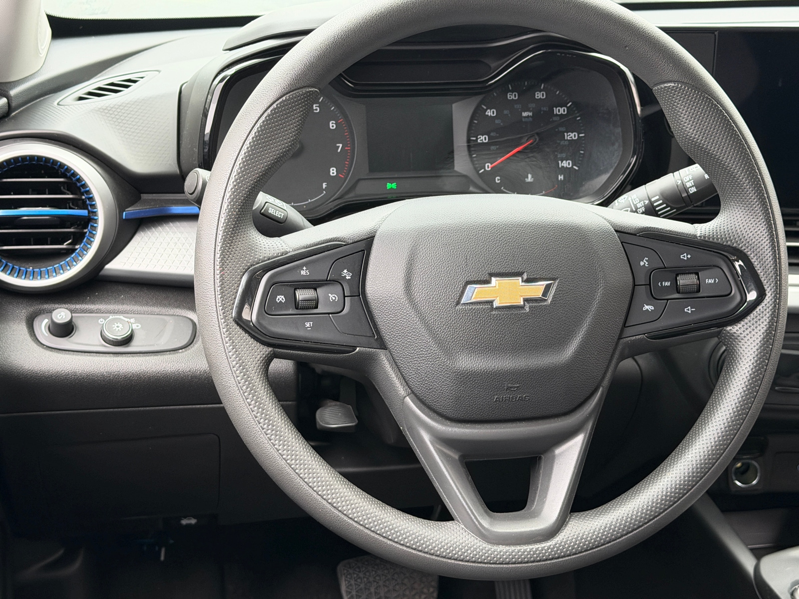 Thumbnail: 2026 Chevrolet Trax - 5