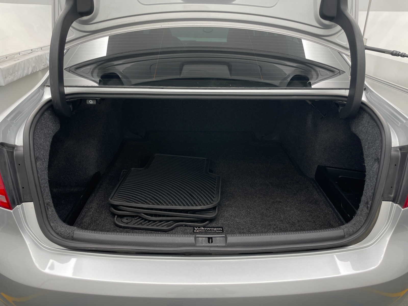 Thumbnail: 2015 Volkswagen Passat - 6