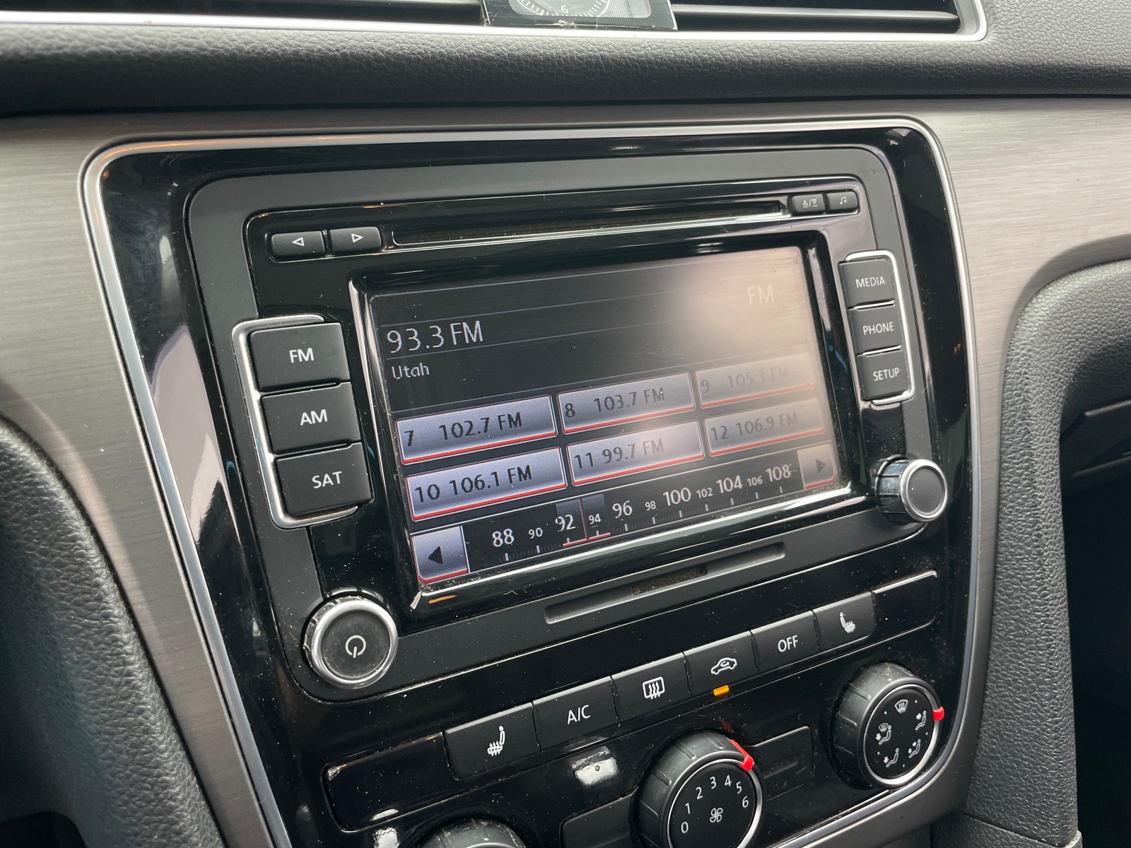 Thumbnail: 2015 Volkswagen Passat - 3