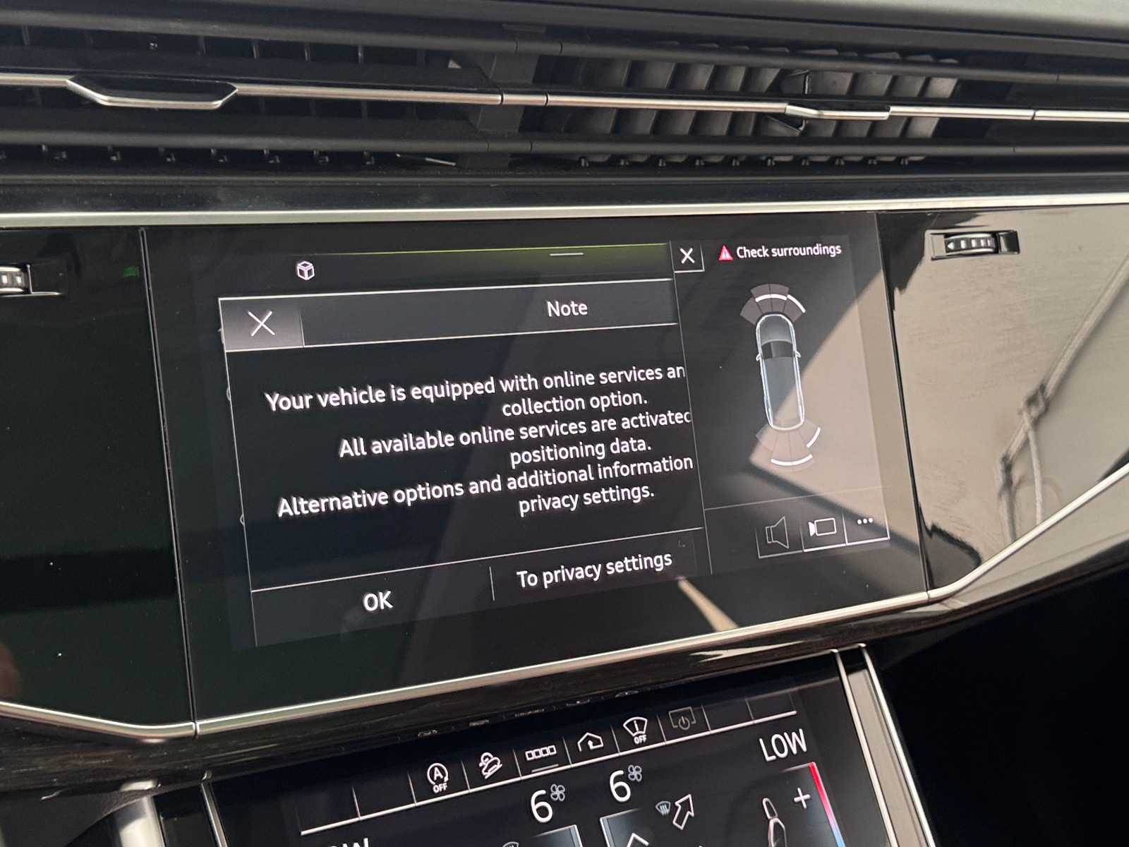 Thumbnail: 2022 Audi Q8 - 3
